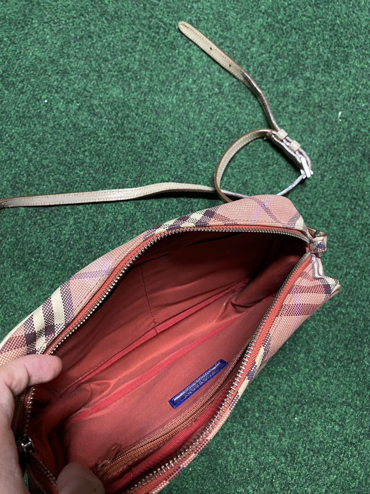Burberry Burberry Pink Crossbody Shoulder bag Preowned Size ONE SIZE - 4 Thumbnail