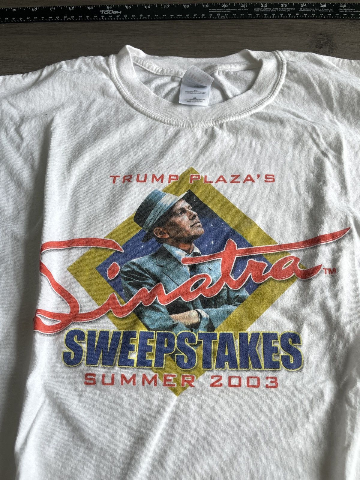 Vintage Vintage 03’ Frank Sinatra “Sweepstakes” T-shirt (Sz.XL.) Size US XL / EU 56 / 4 - 2 Thumbnail