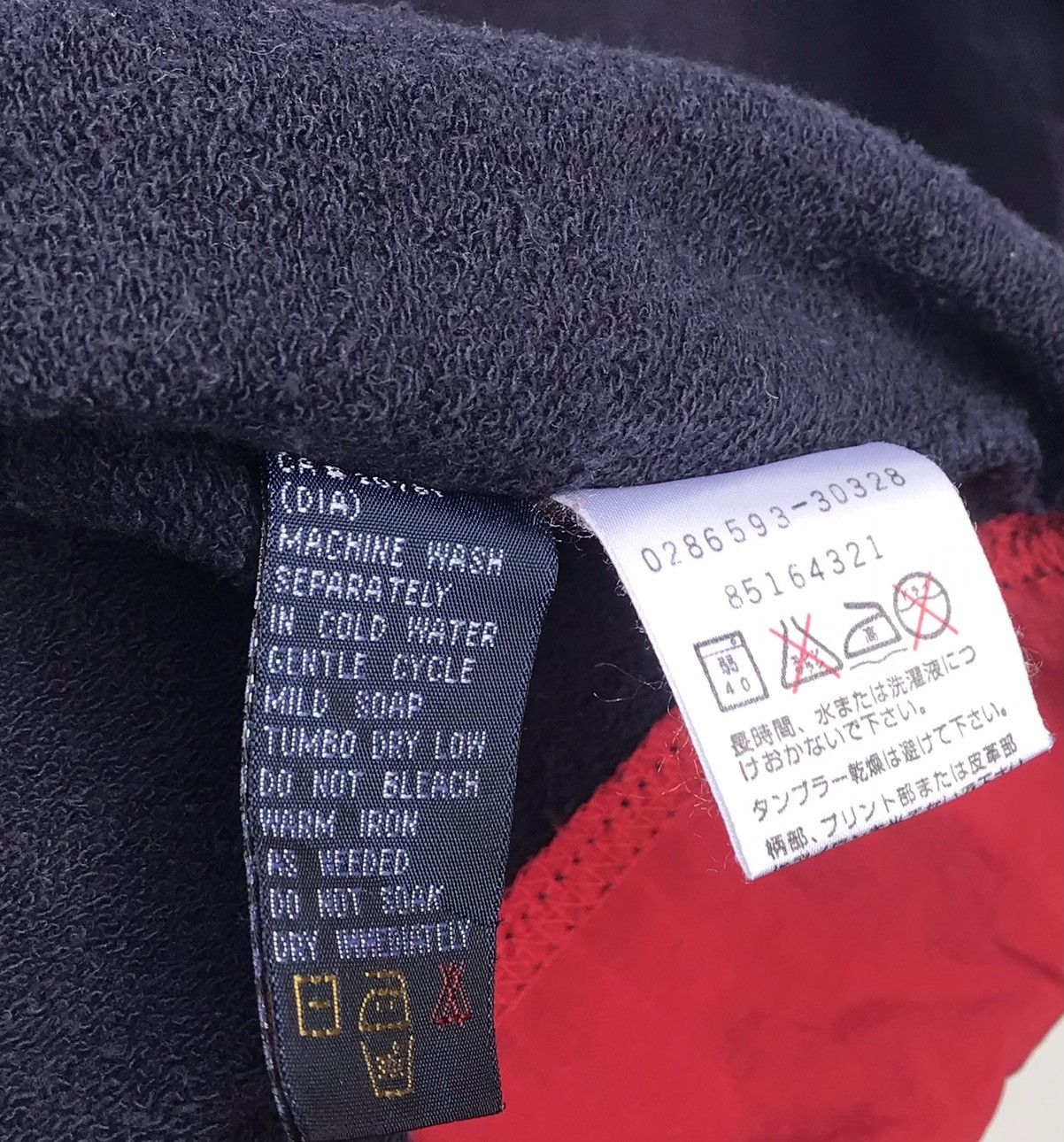 Tommy Hilfiger Vintage Faded Tommy Hilfiger Usa Flag Athletics Sweatshirt Size US L / EU 52-54 / 3 - 14 Thumbnail