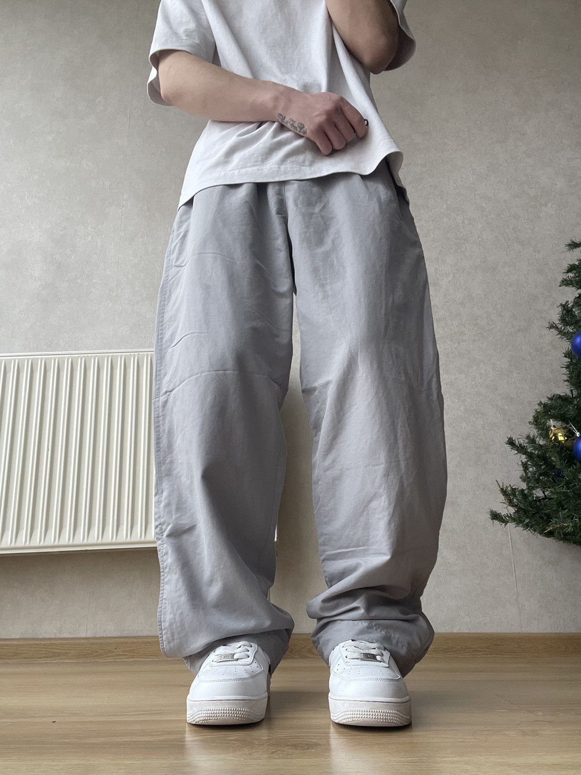 Nike Vintage Nike Swoosh Baggy Parachute Track Pants Size L Size US 38 / EU 54 - 2 Thumbnail