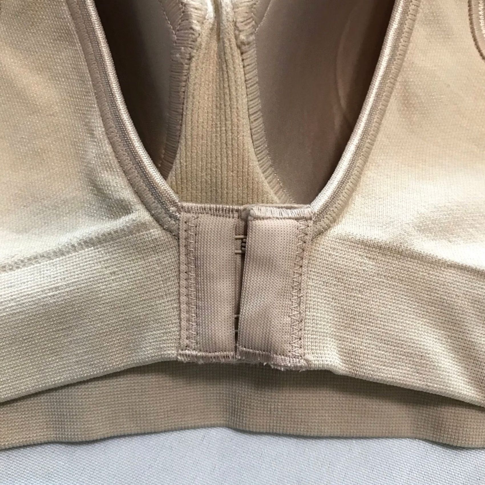 Vintage Bali Comfort Revolution Wirefree Bra Tan M Front Closure Support Size ONE SIZE - 2 Thumbnail