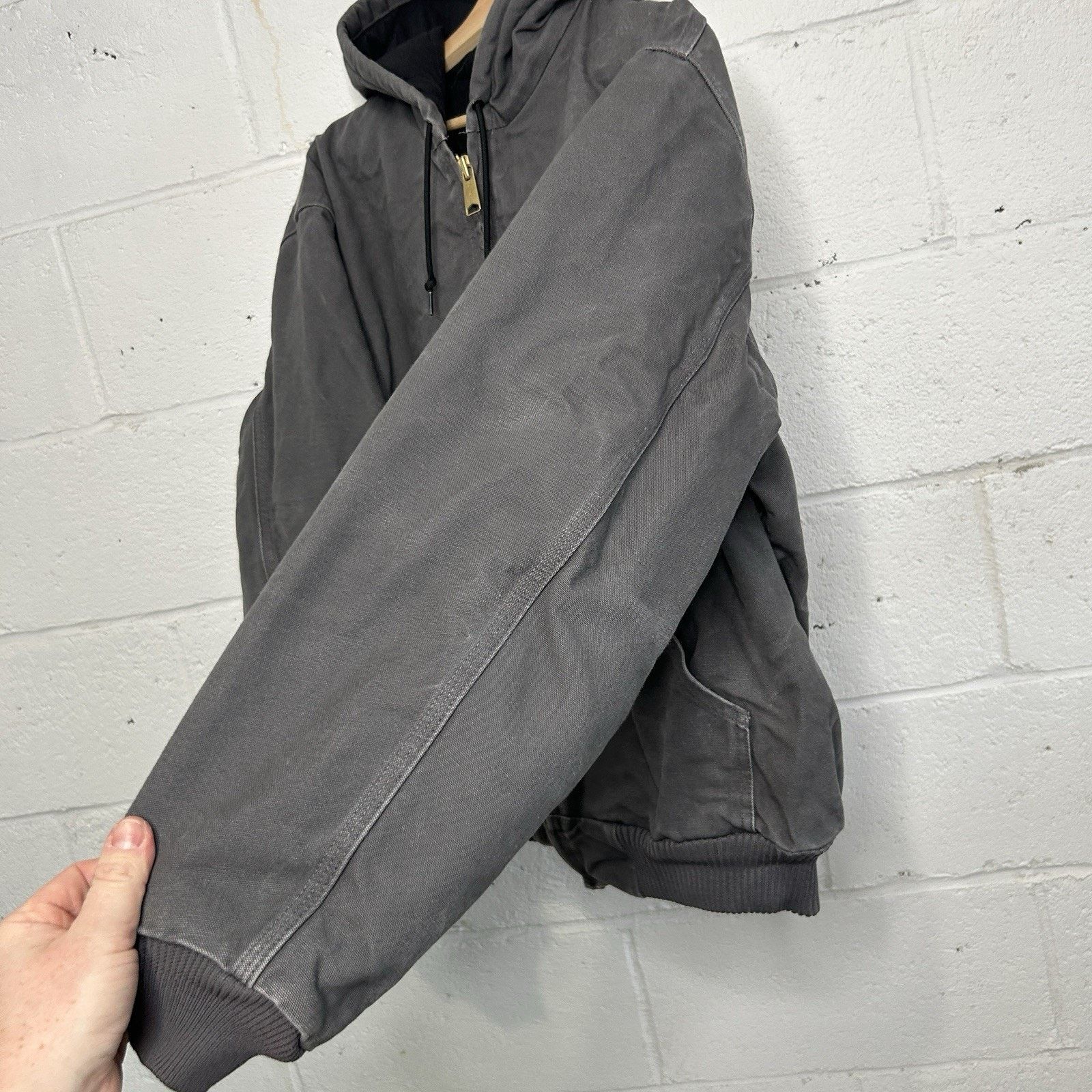 Carhartt Carhartt Quilted Hooded Active Jacket “Gravel/Grey” J140-GVL Size US L / EU 52-54 / 3 - 9 Thumbnail