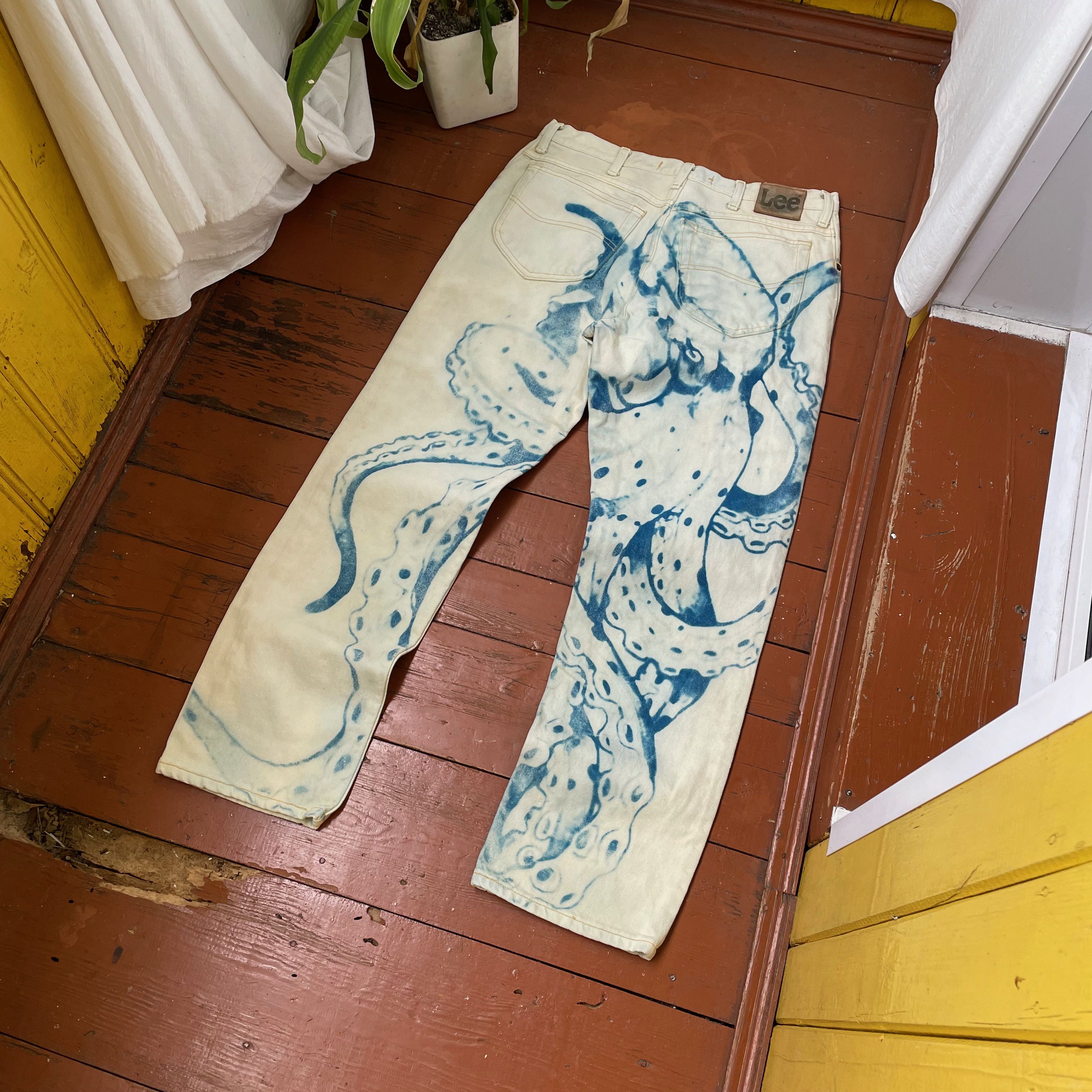 Lee Lee jeans very rare custom print octopus sguid 🦑 Size US 34 / EU 50 - 1 Thumbnail