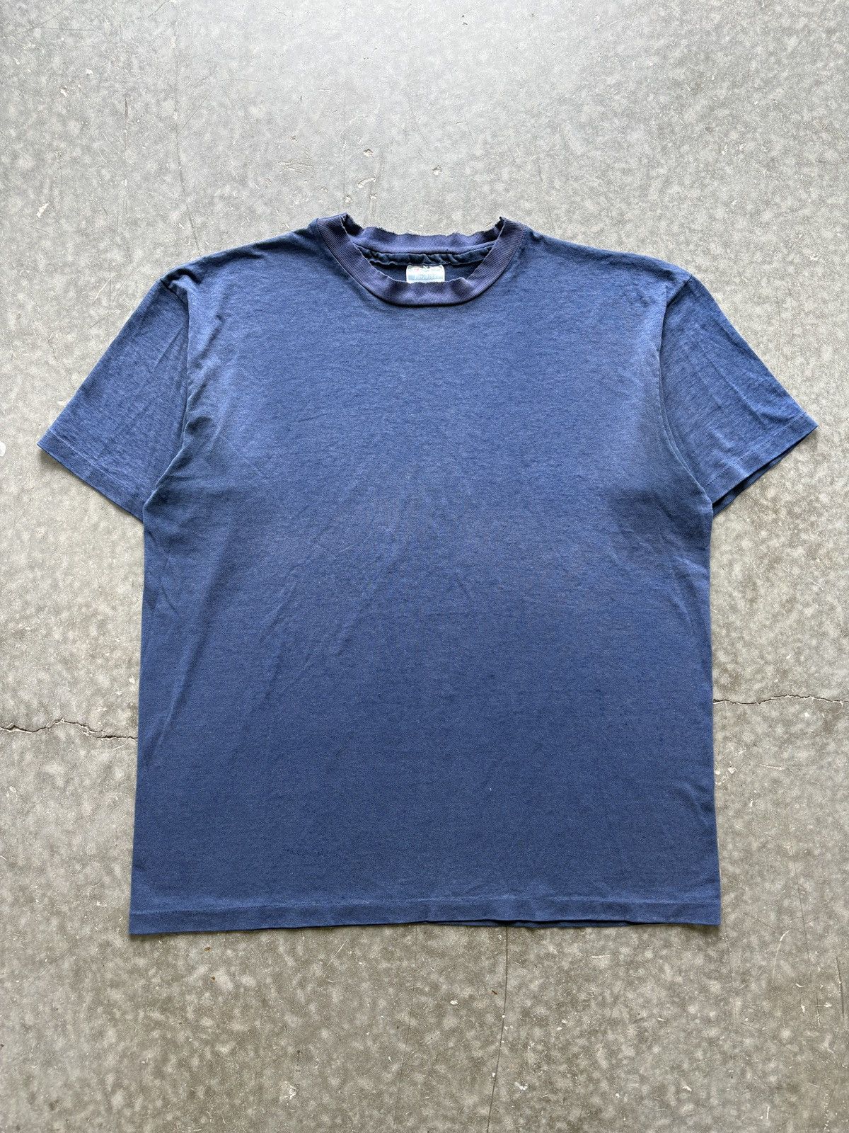 Vintage Vintage 80s Hanes Faded Heather Blue Tee Size US XL / EU 56 / 4 - 1 Thumbnail