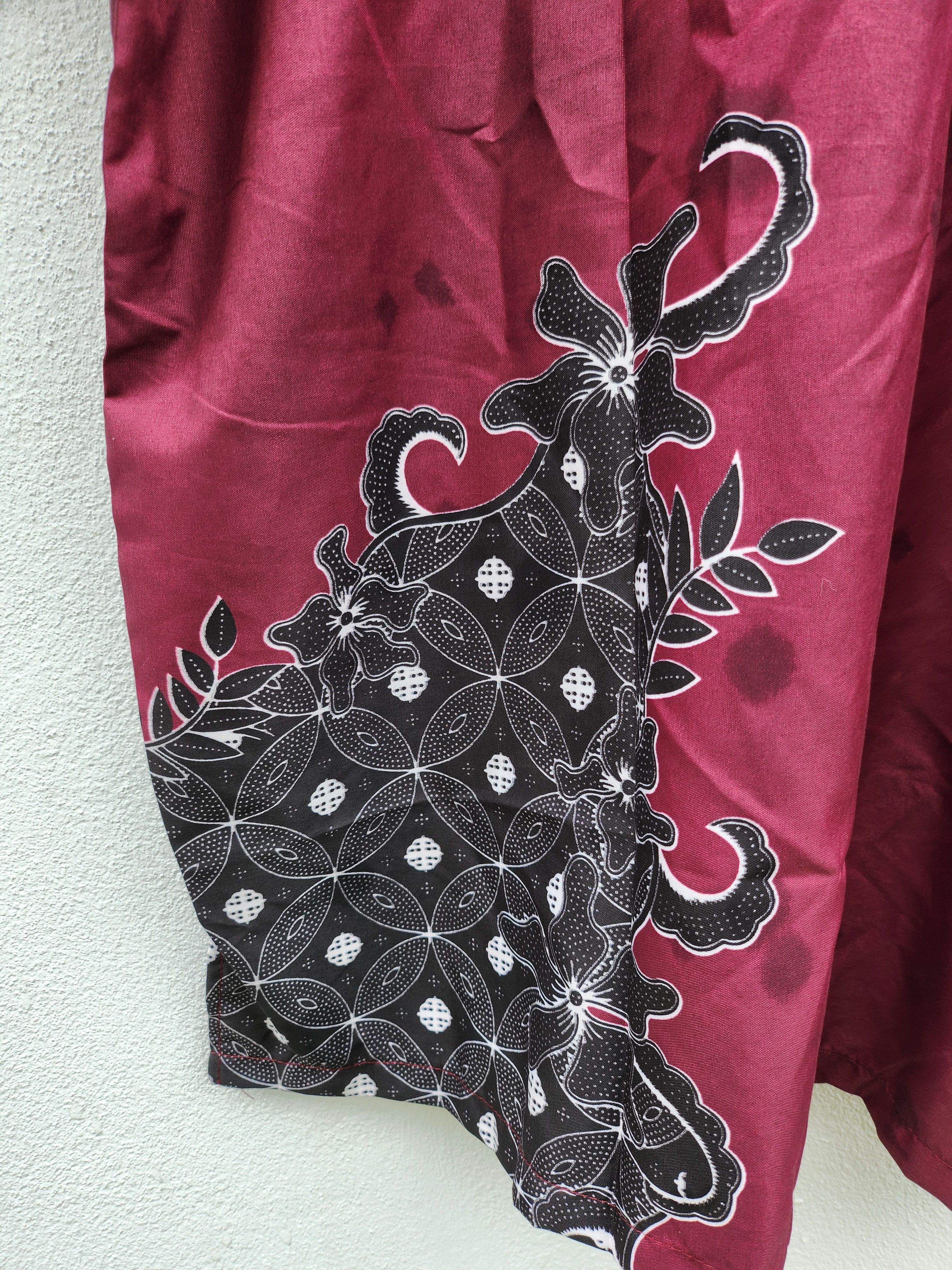 Batik Bay × Japanese Brand 💥Batik Motif Hawaiian Style Shirt Size US XL / EU 56 / 4 - 11 Thumbnail