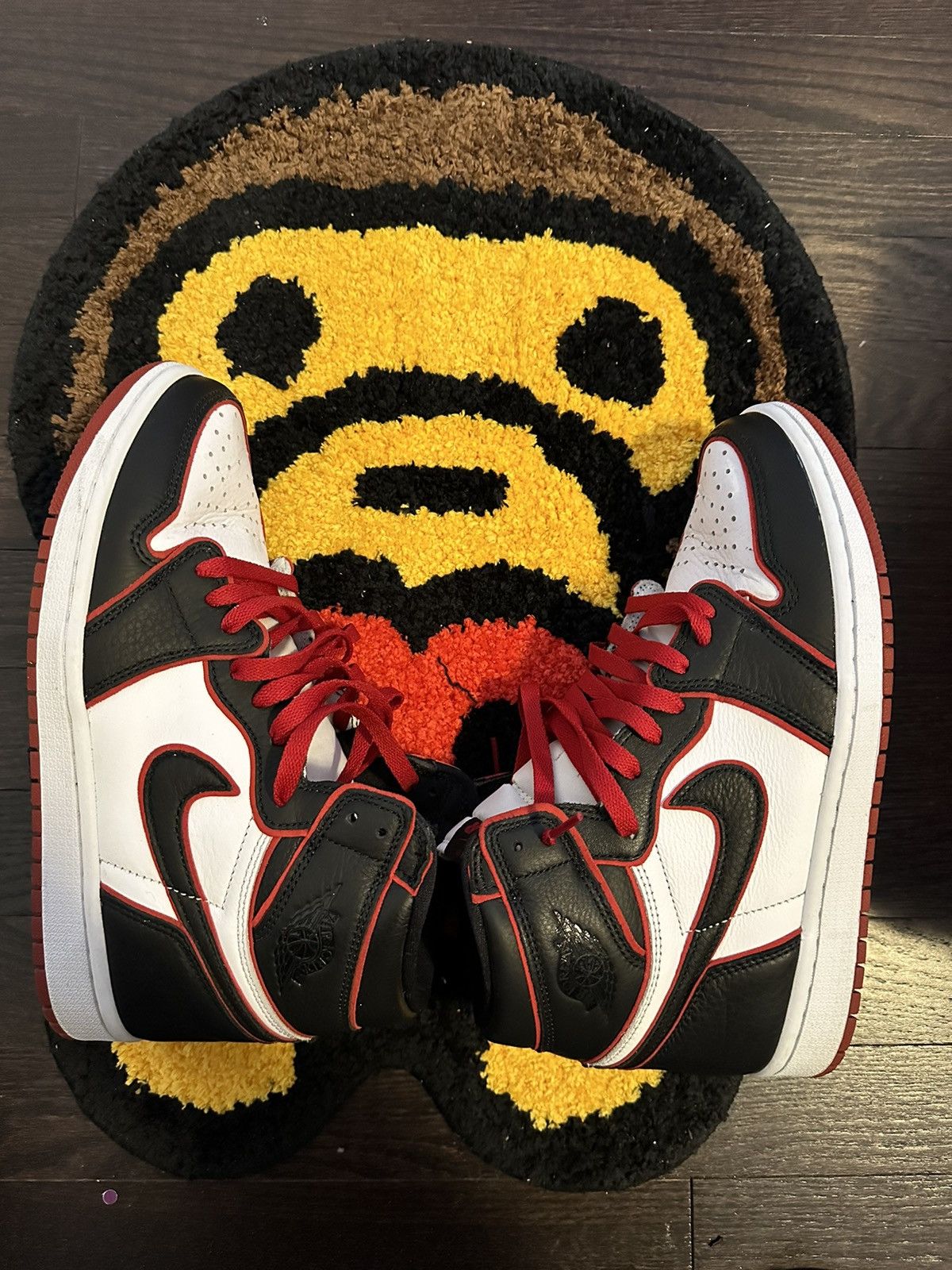 Jordan Brand Jordan 1 OG High Bloodline Size US 8 / EU 41 - 1 Thumbnail