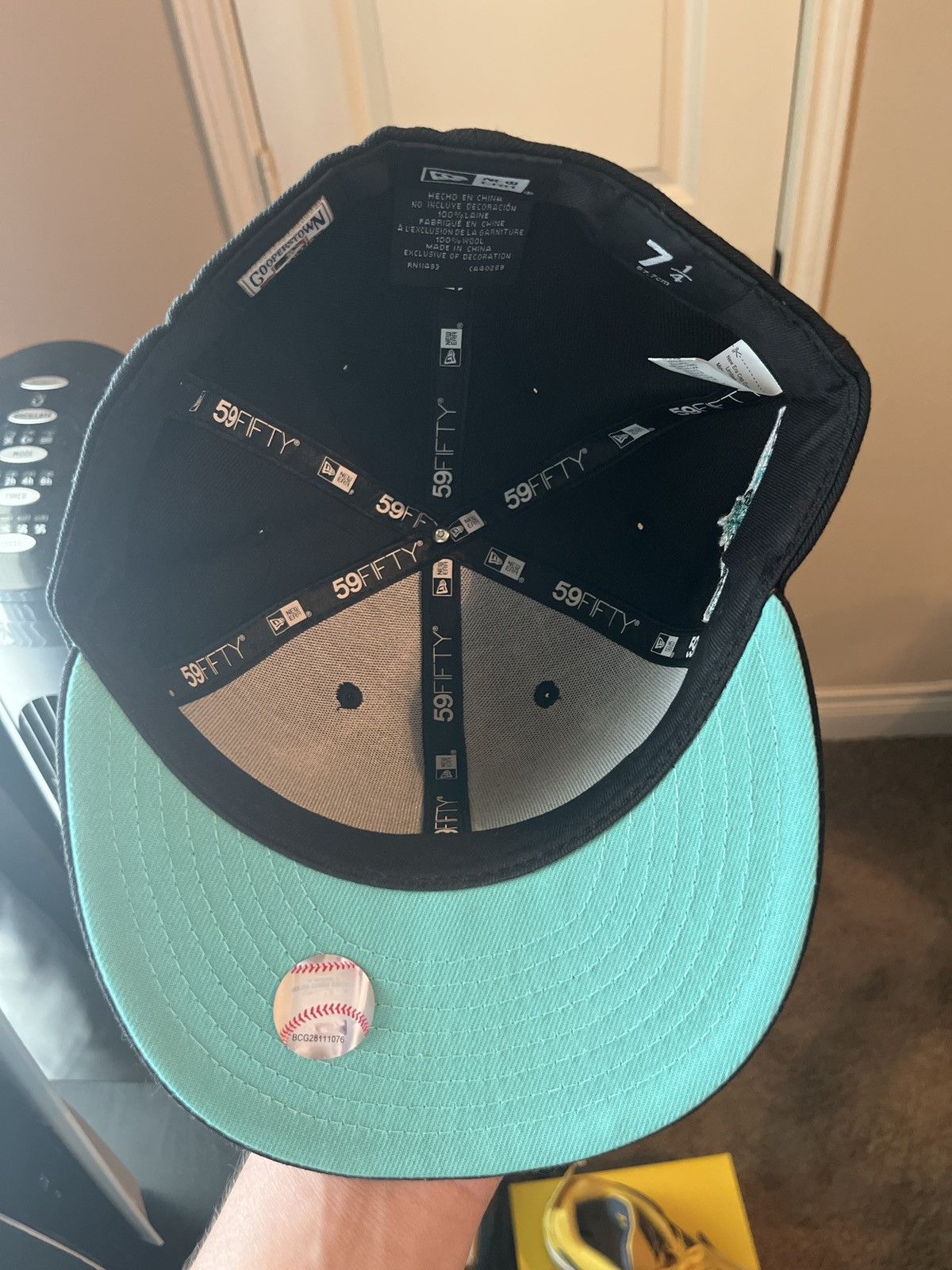 New Era Seattle Mariners 59FIFTY 7 1/4 fitted cap Size 34 - 4 Thumbnail