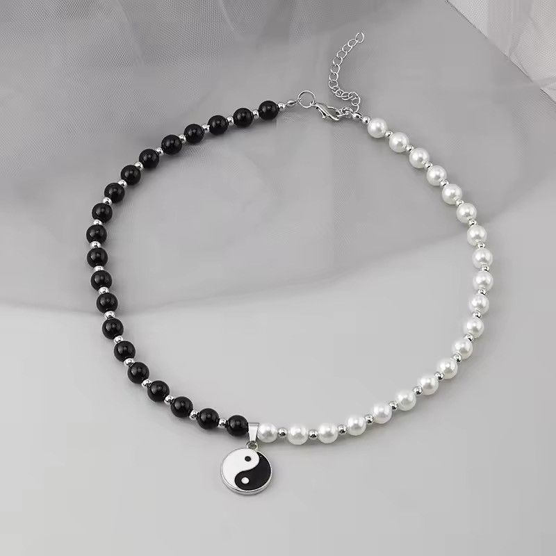 Jewelry Black and White Round Pendant Pearl Necklace Size ONE SIZE - 1 Thumbnail