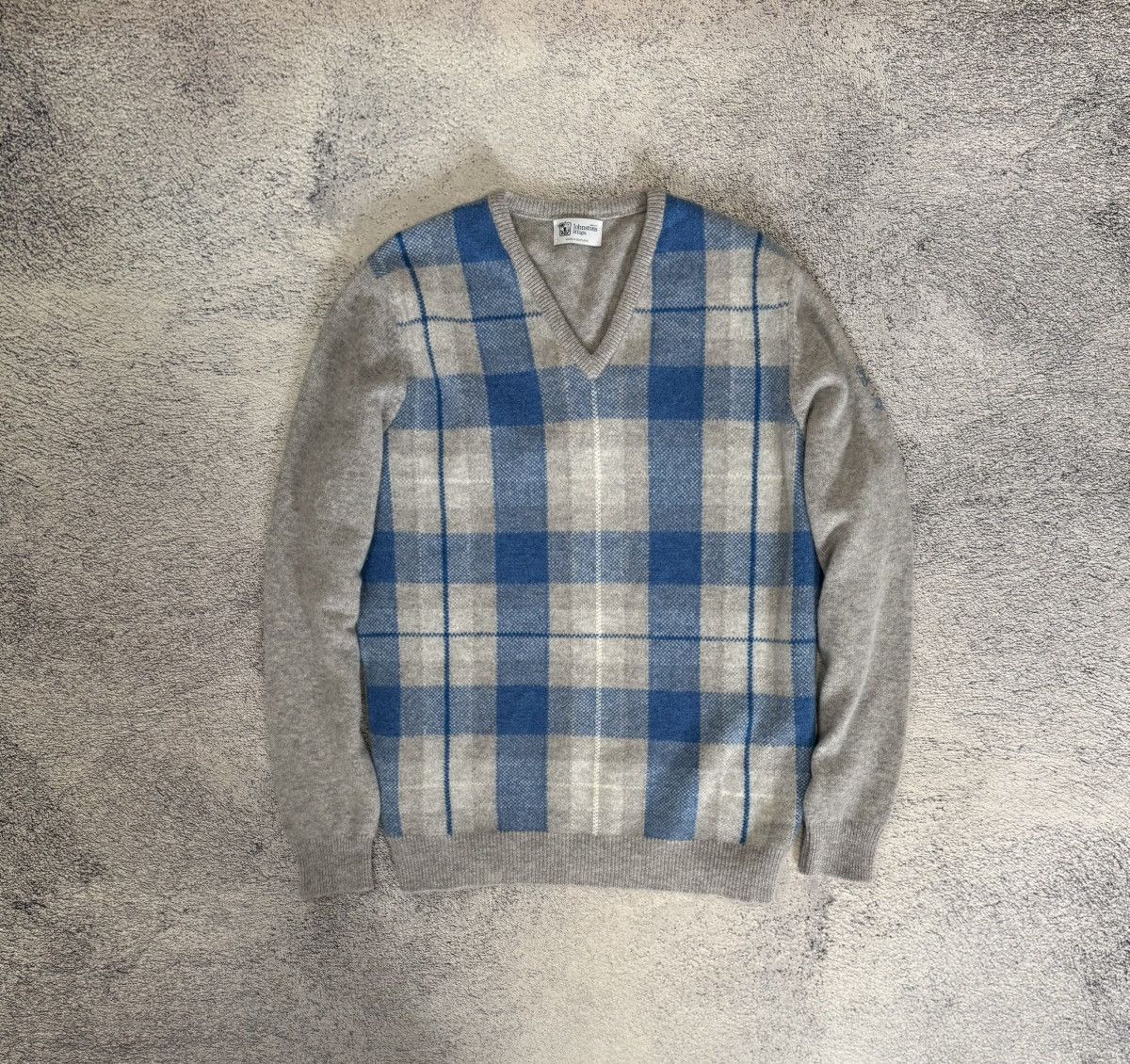 Johnstons Of Elgin Johnstons of Elgin Wool Sweater Men M V Neck Plaid Scotland Size US M / EU 48-50 / 2 - 1 Thumbnail