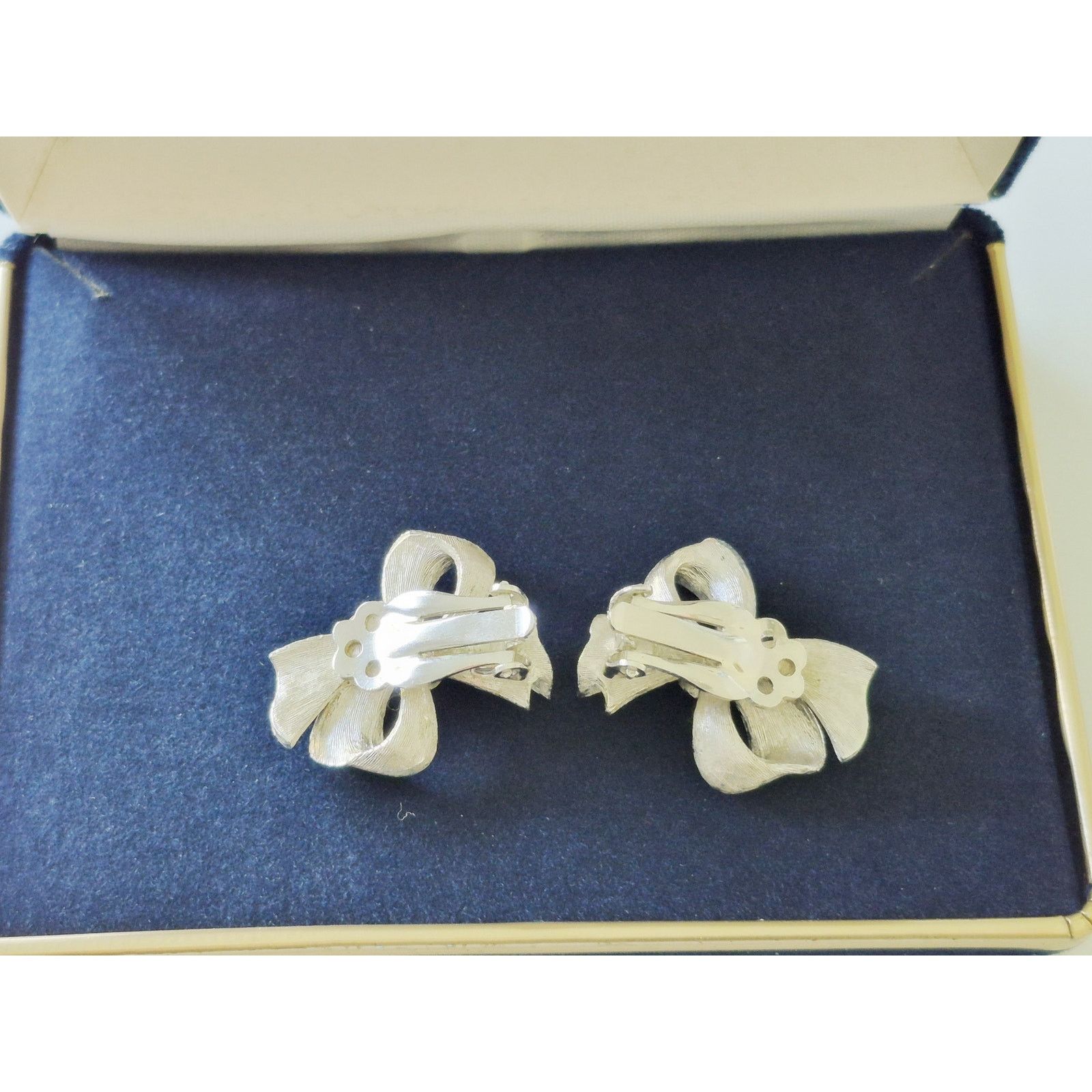 Other Vintage MCM Silver-tone Bow-tie Brooch and Earring Set Size ONE SIZE - 4 Thumbnail