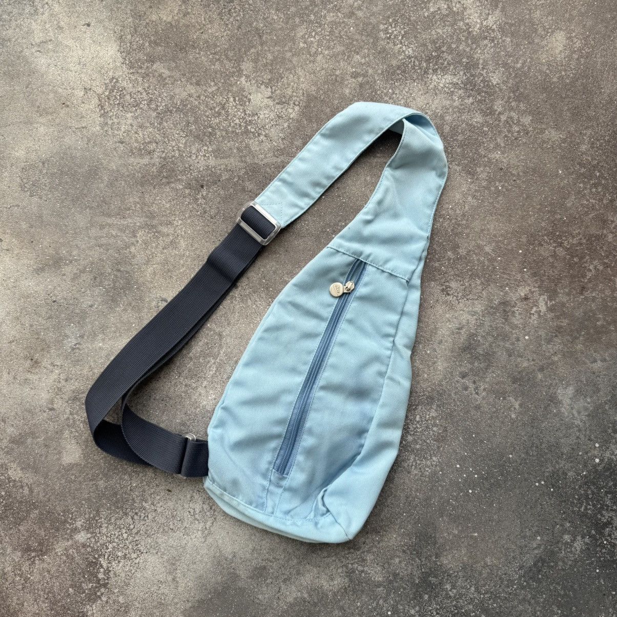 Nike Nike Early 2000’s Vintage Y2K Sling Bag Size ONE SIZE - 3 Thumbnail