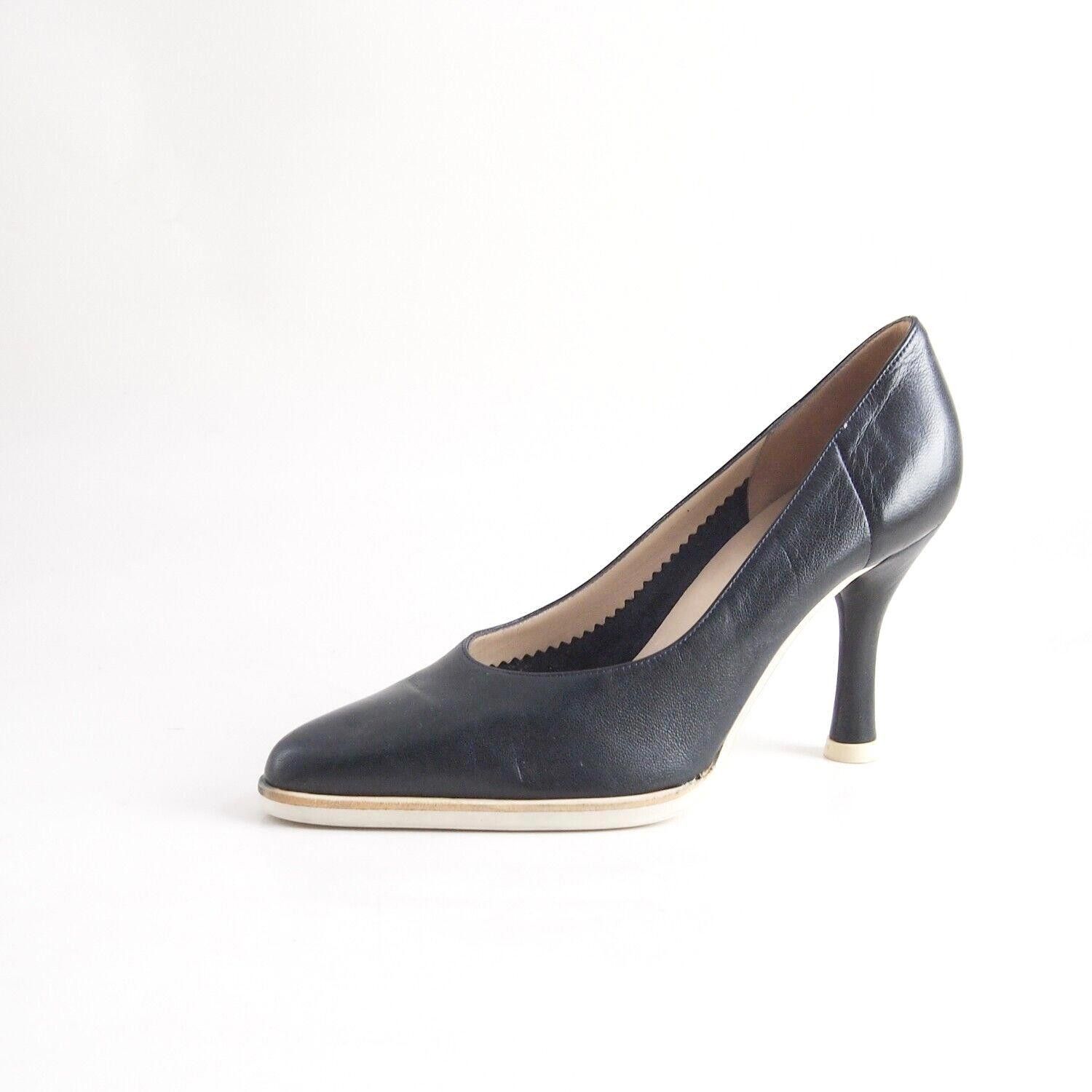 Sergio Rossi Sergio Rossi Heels Black Leather Mid Pointy Toe US 6 EU 36 Size US 6 / IT 36 - 1 Thumbnail