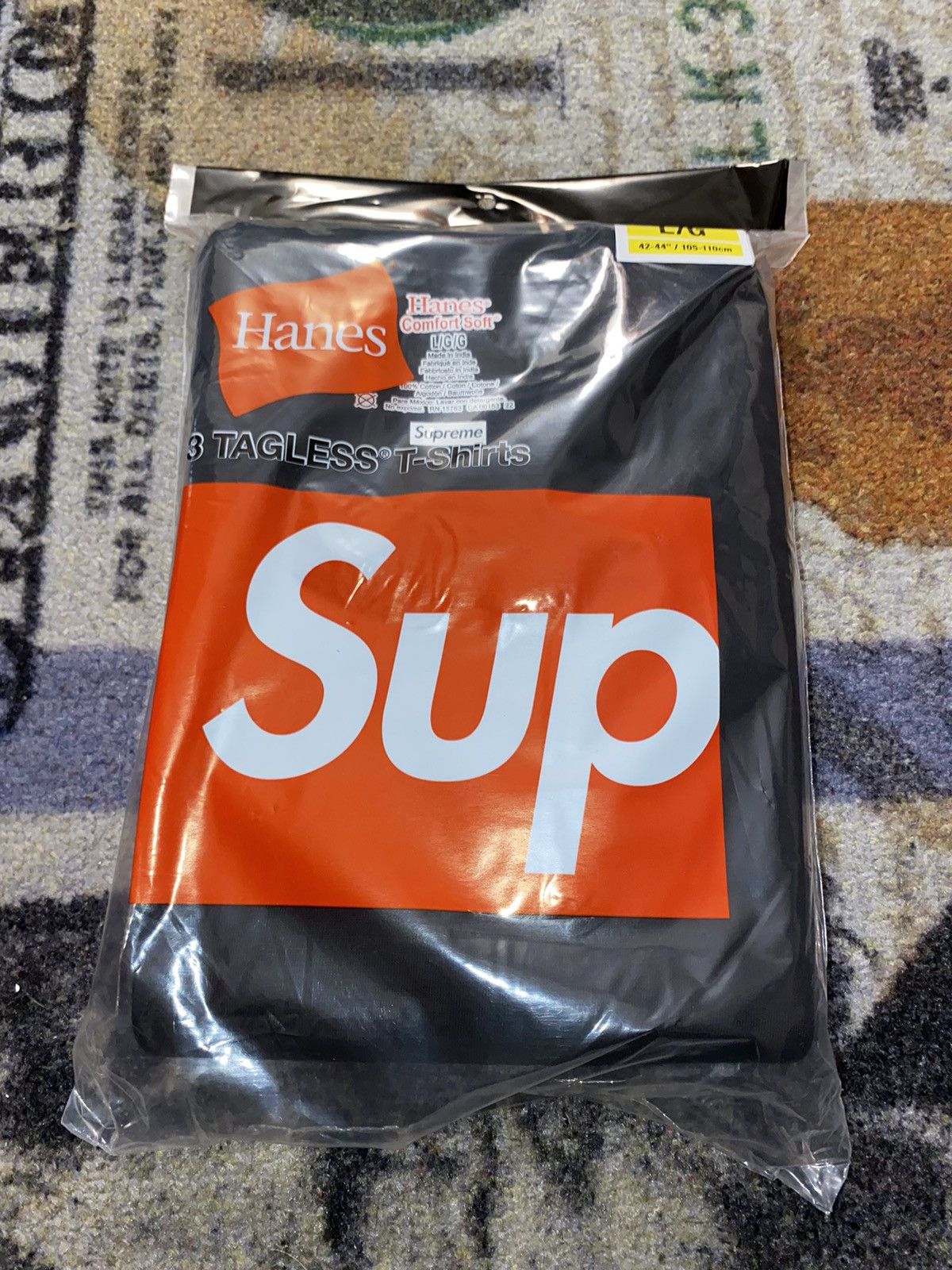 Hanes × Supreme Supreme Tagless Tees (3 Pack) LARGE Size US L / EU 52-54 / 3 - 1 Thumbnail
