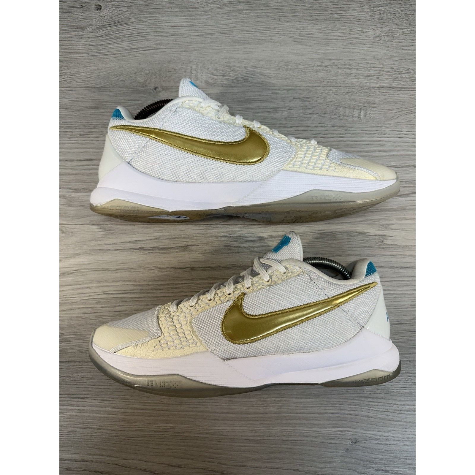 Nike × Undefeated Nike Undefeated x Kobe 5 Protro Unlucky 13 - Size 9 Size US 9 / EU 42 - 2 Thumbnail