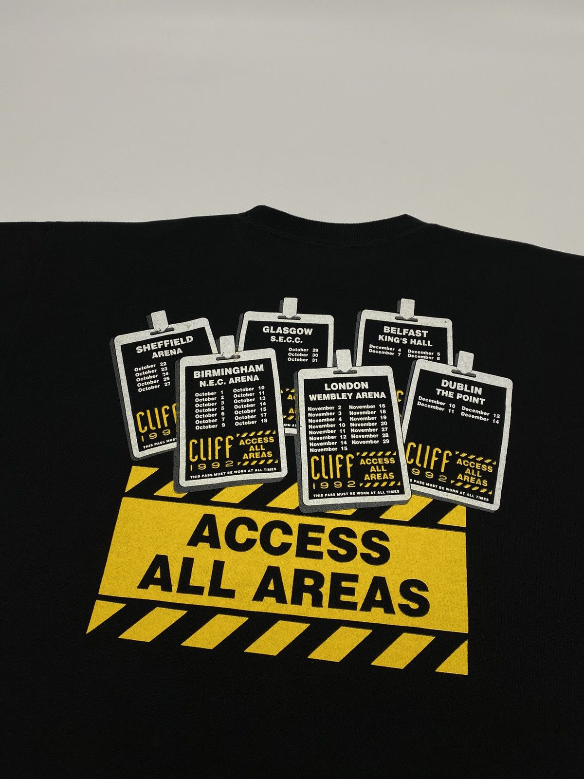 Band Tees 🔥LASTDROP🔥 1992 Cliff Richard Access All Areas Sweatshirt Size US XL / EU 56 / 4 - 11 Thumbnail