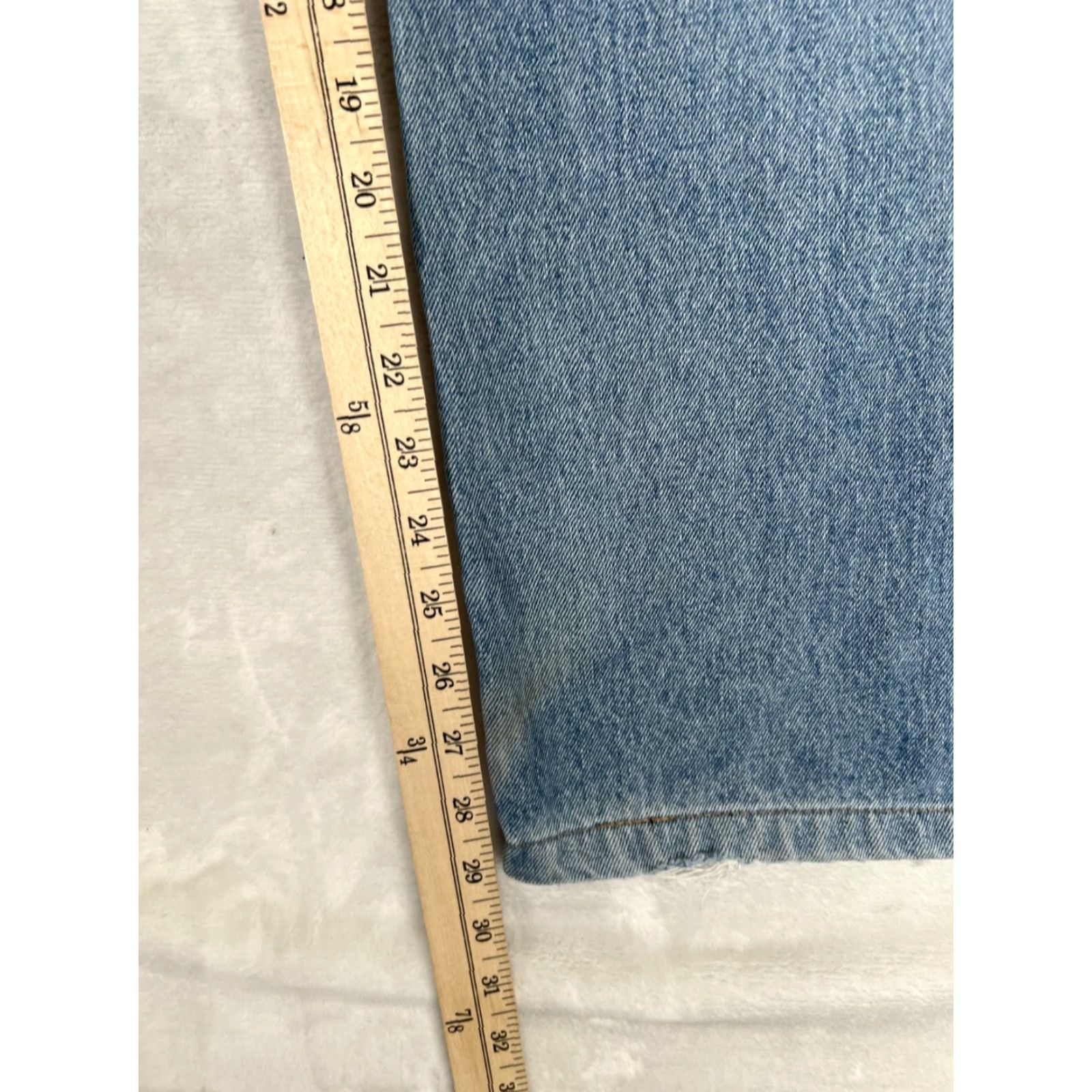 Levi's VINTAGE Levi’s 550 Jeans Jeans 550 Distressed Medium Wash 36x29 Levi’s 550 5-Pocket Men Regular 90s Grunge USA Retro Jeans Size US 36 / EU 52 - 7 Thumbnail