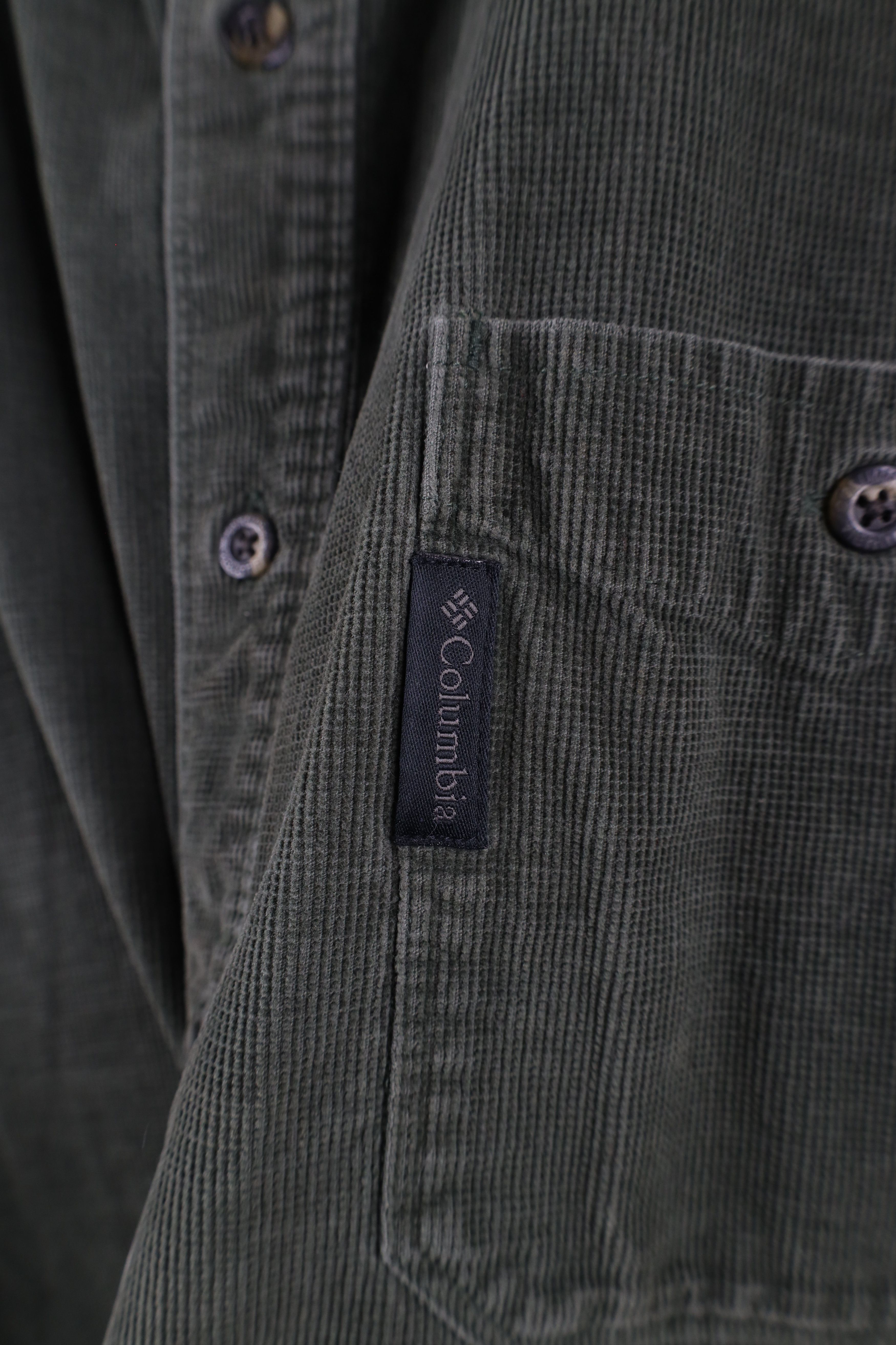 Columbia × Vintage Vintage 90s Columbia Out Corduroy Collared Button Down Shirt Size US XL / EU 56 / 4 - 4 Thumbnail