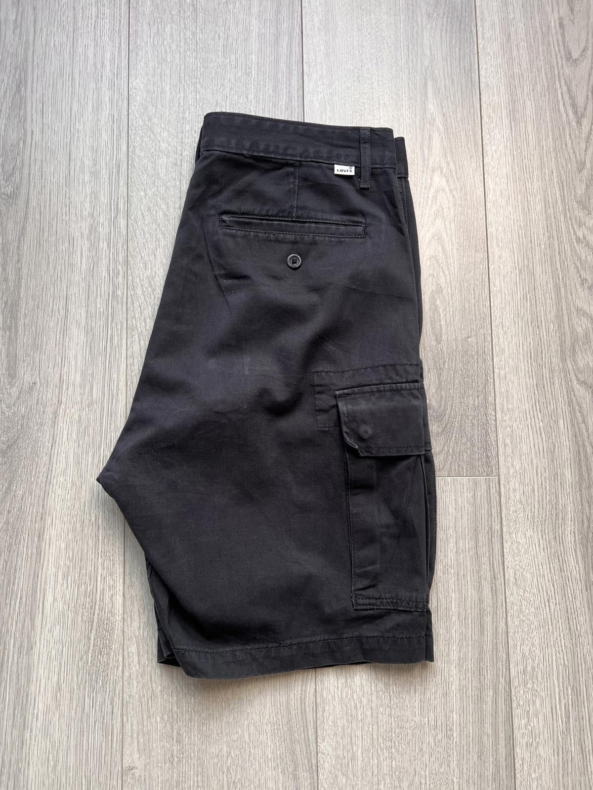 Designer Vintage Levi’s Cargo Shorts Size US 30 / EU 46 - 1 Thumbnail