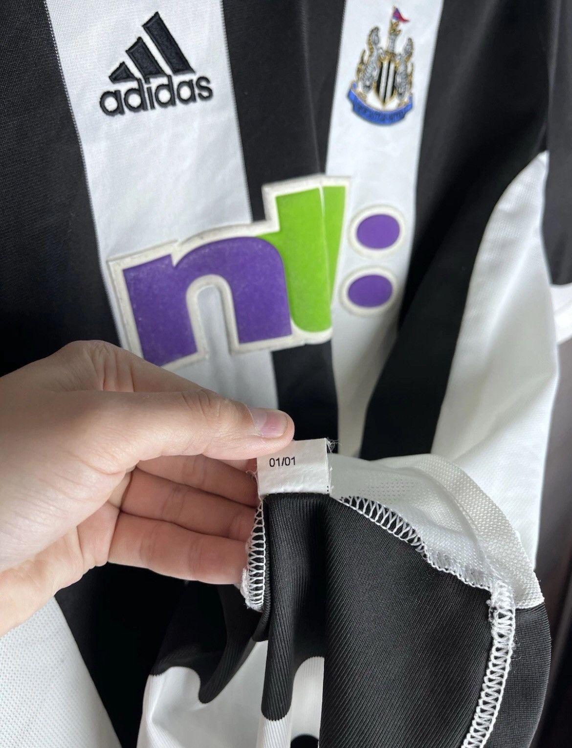 Vintage VINTAGE SOCCER JERSEYS ADIDAS NEWCASTLE UNITED SIZE L Size US L / EU 52-54 / 3 - 11 Thumbnail