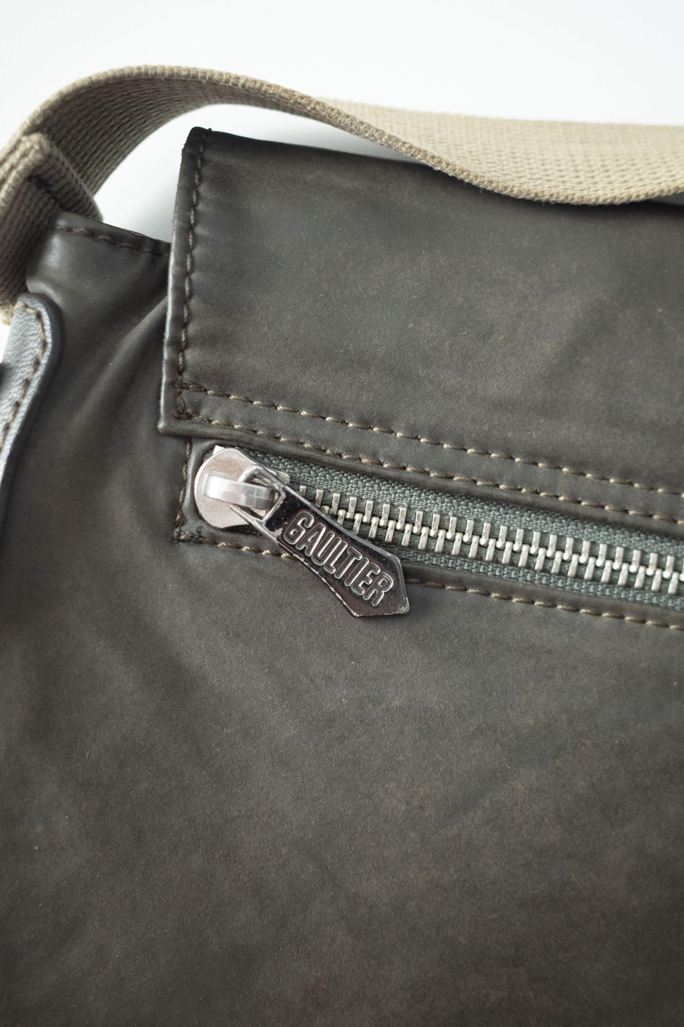 Jean Paul Gaultier Jean Paul Gaultier Leather Shoulder Bag Size ONE SIZE - 6 Thumbnail