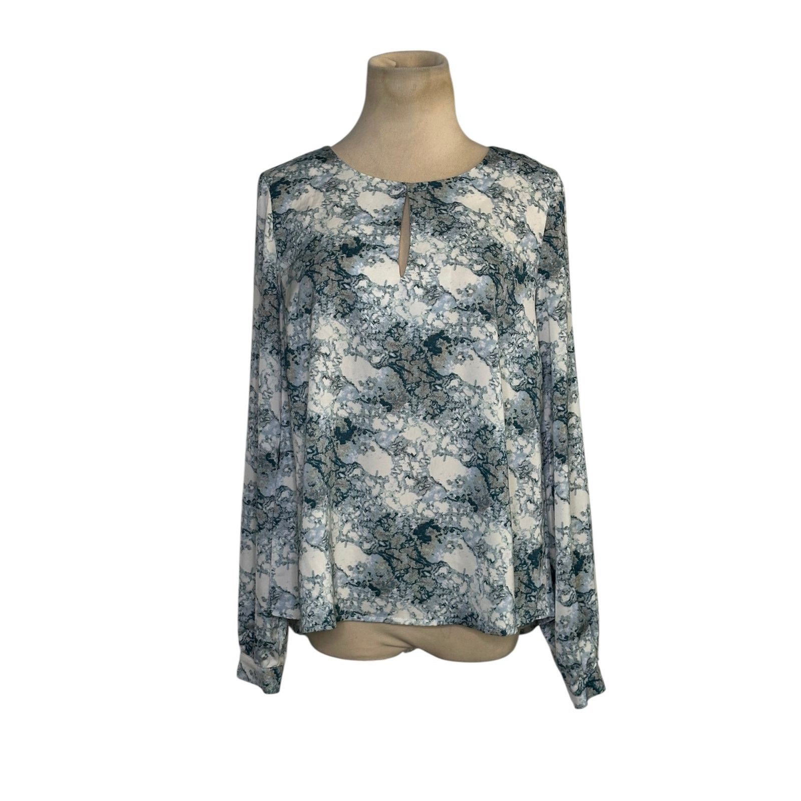 Forever 21 Forever 21 white blue long sleeves blouse size Small Size S / US 4 / IT 40 - 8 Thumbnail