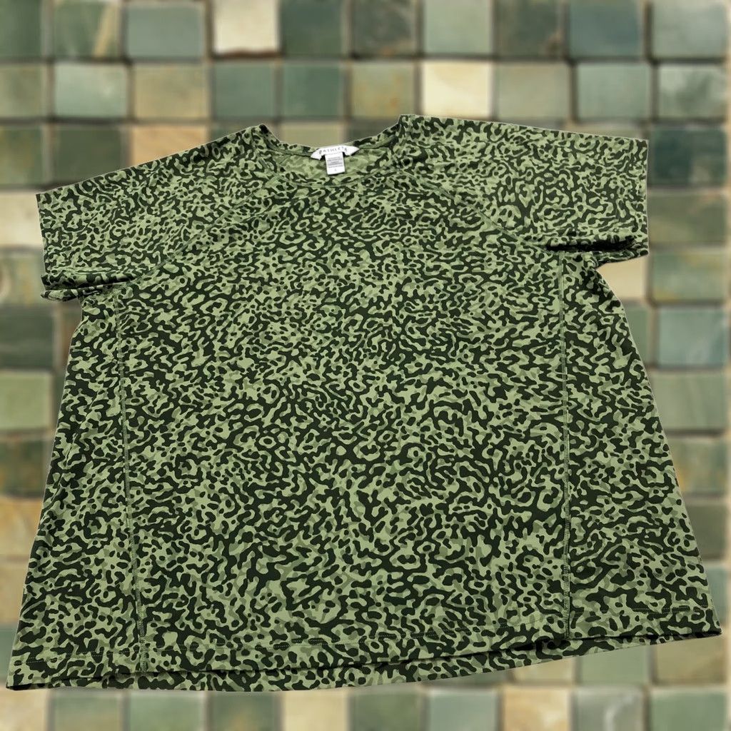 Athleta Athleta Ultimate Train Printed Tee Large Athleisure Gym Pullover Top Camo Green Size L / US 10 / IT 46 - 1 Thumbnail