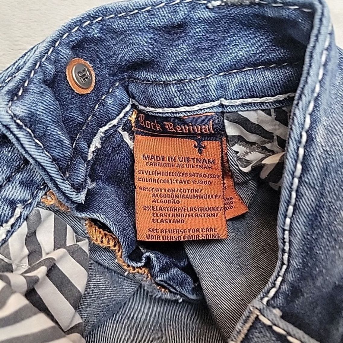 Vintage VINTAGE Rock Revival Jeans SZ 26 Faded Whiskered Distressed Denim Taye Straight Stretch Women Blue Pocket Design 5-Pocket Cowboy Mens Womens Girls Size 26" / US 2 / IT 38 - 5 Thumbnail
