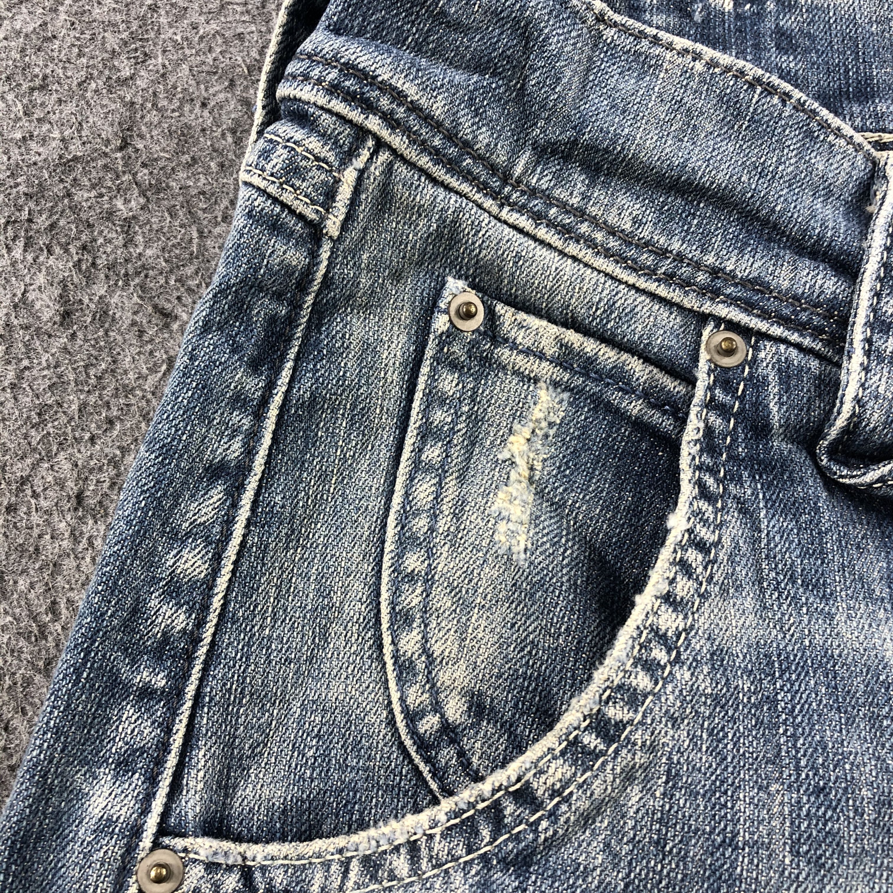 Levi's Vintage Blue Wash Levis Jeans-J2030 Size US 33 - 7 Thumbnail