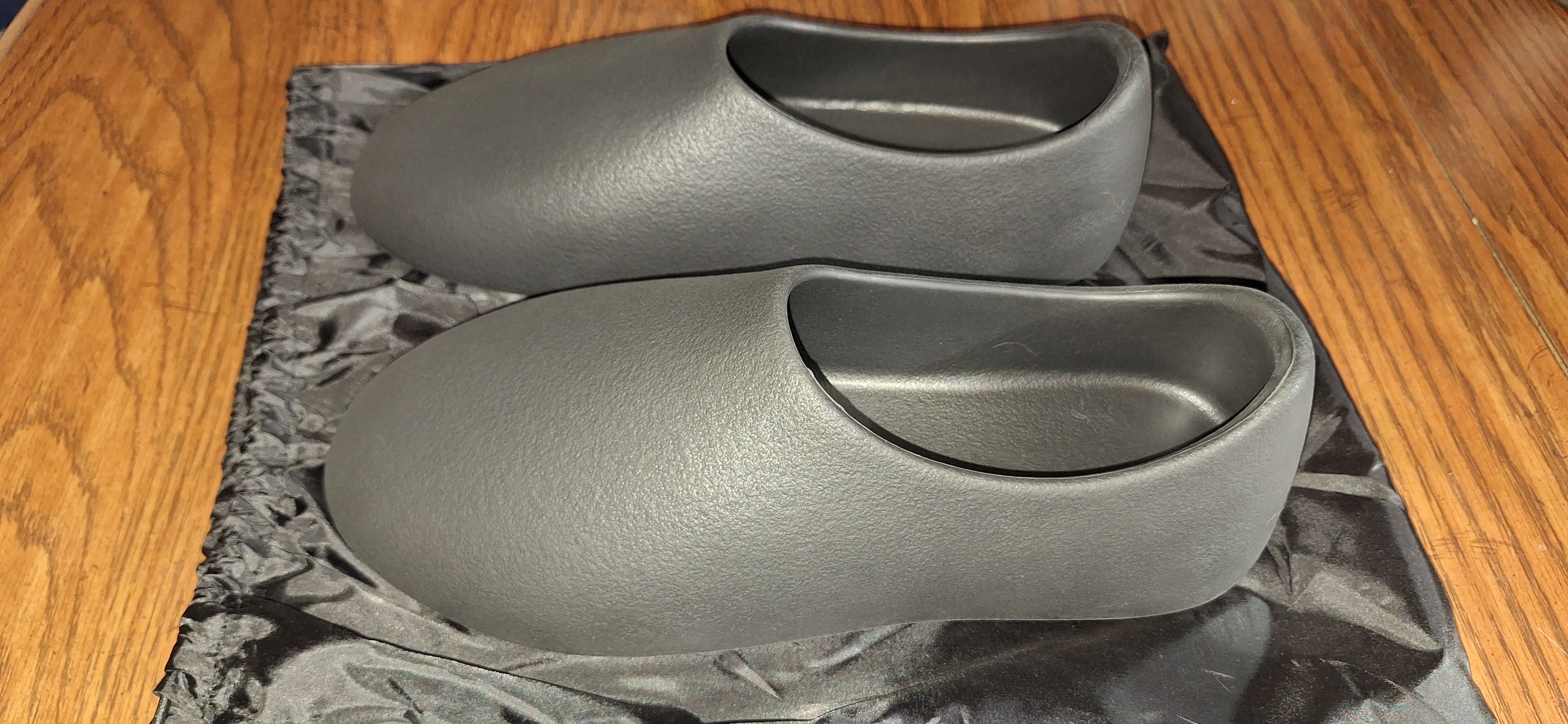 Yeezy Yeezy SL-01 Size US 10 / EU 43 - 1 Thumbnail