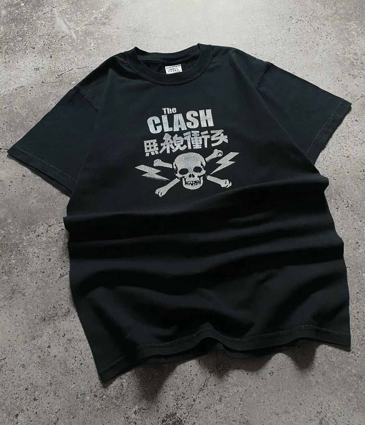Band Tees Vintage The Clash rock punk Tshirt 2004 Size US S / EU 44-46 / 1 - 3 Thumbnail