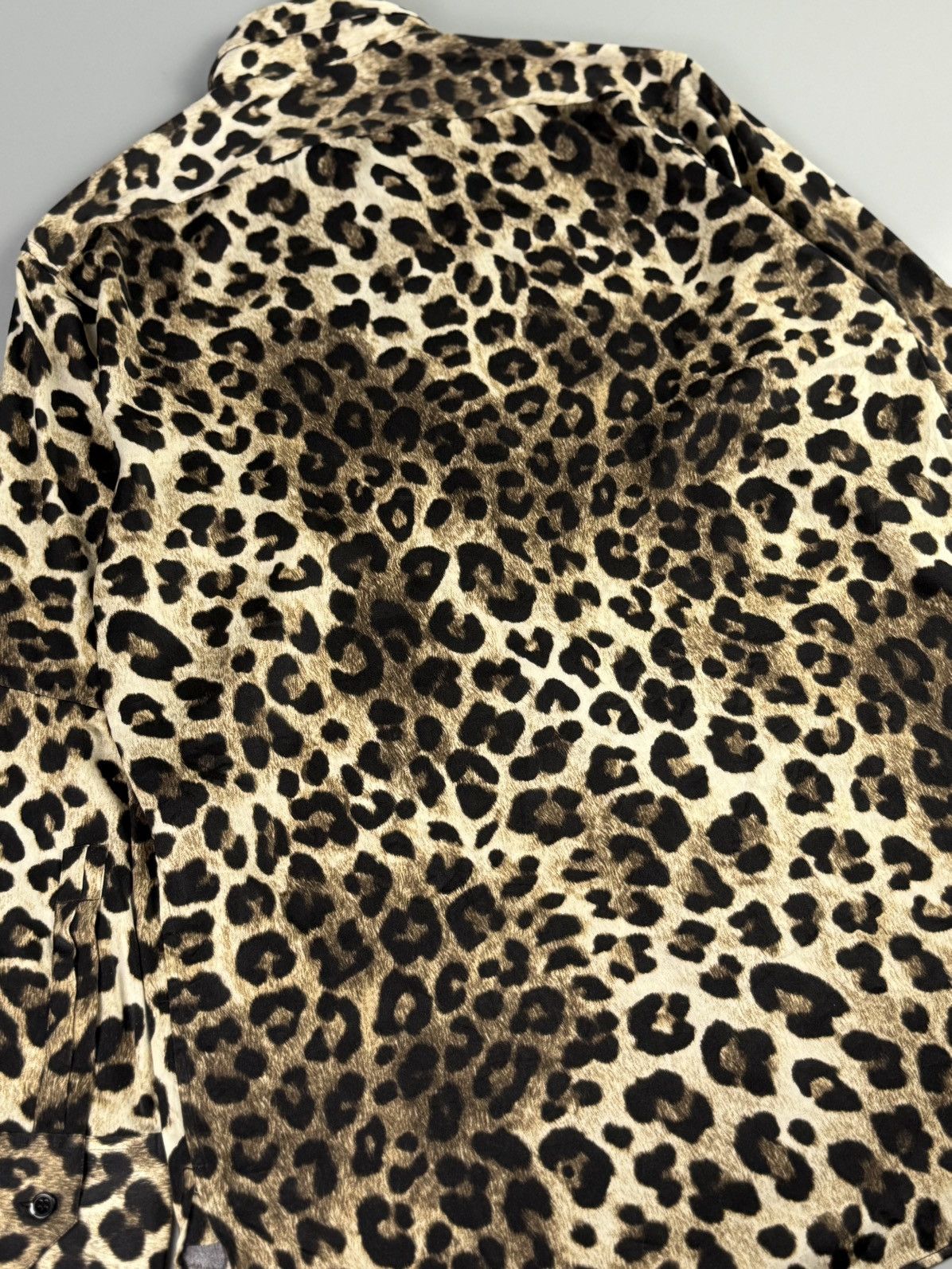 Saint Laurent Paris Saint Laurent Paris - A/W14 - Silk Leopard Print Shirt Size US L / EU 52-54 / 3 - 9 Thumbnail