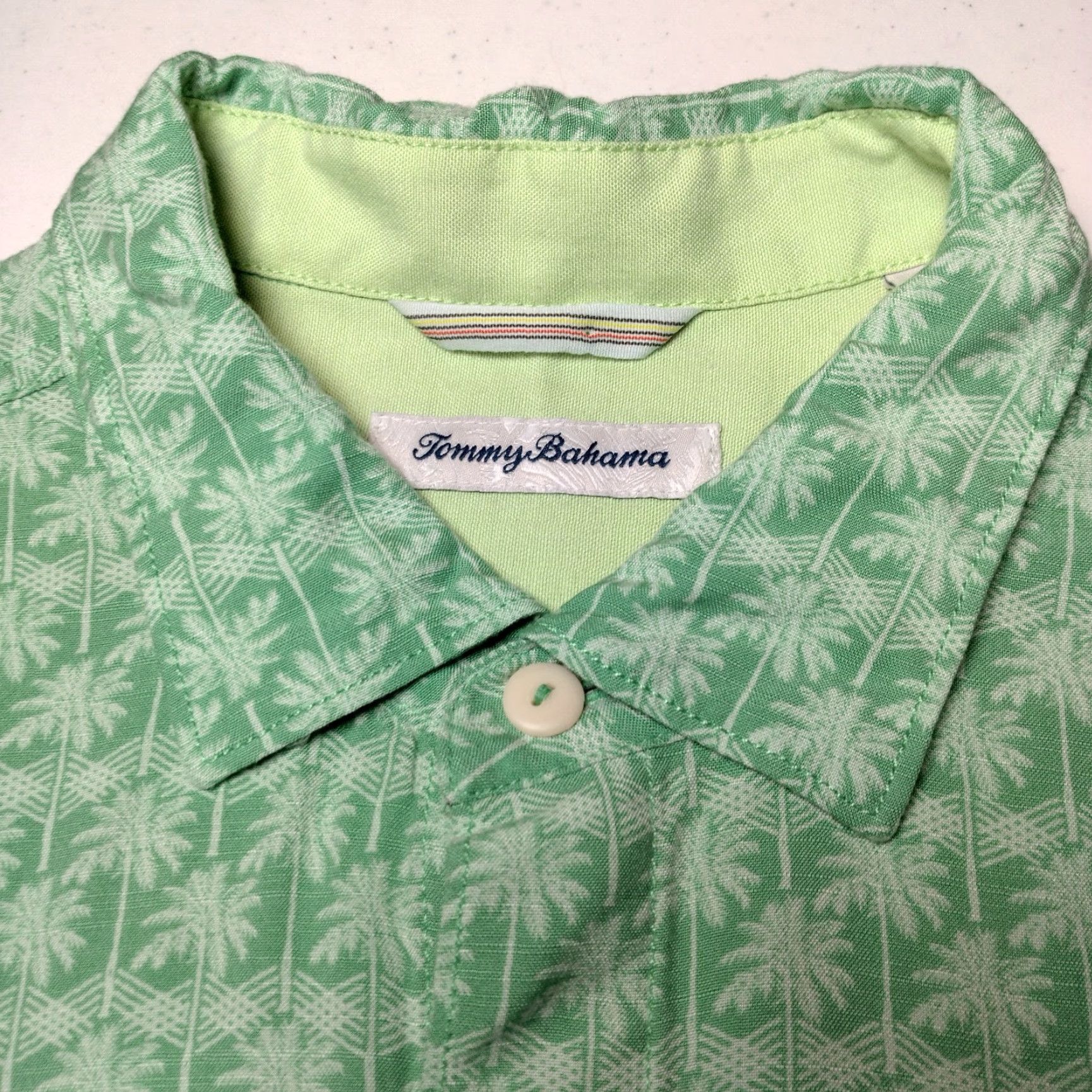 Tommy Bahama Tommy Bahama Shirt Men Large Green Rayon Palm Trees Beach Island Vacation Short Sleeve Button-Up Collared Mens Size US L / EU 52-54 / 3 - 6 Thumbnail