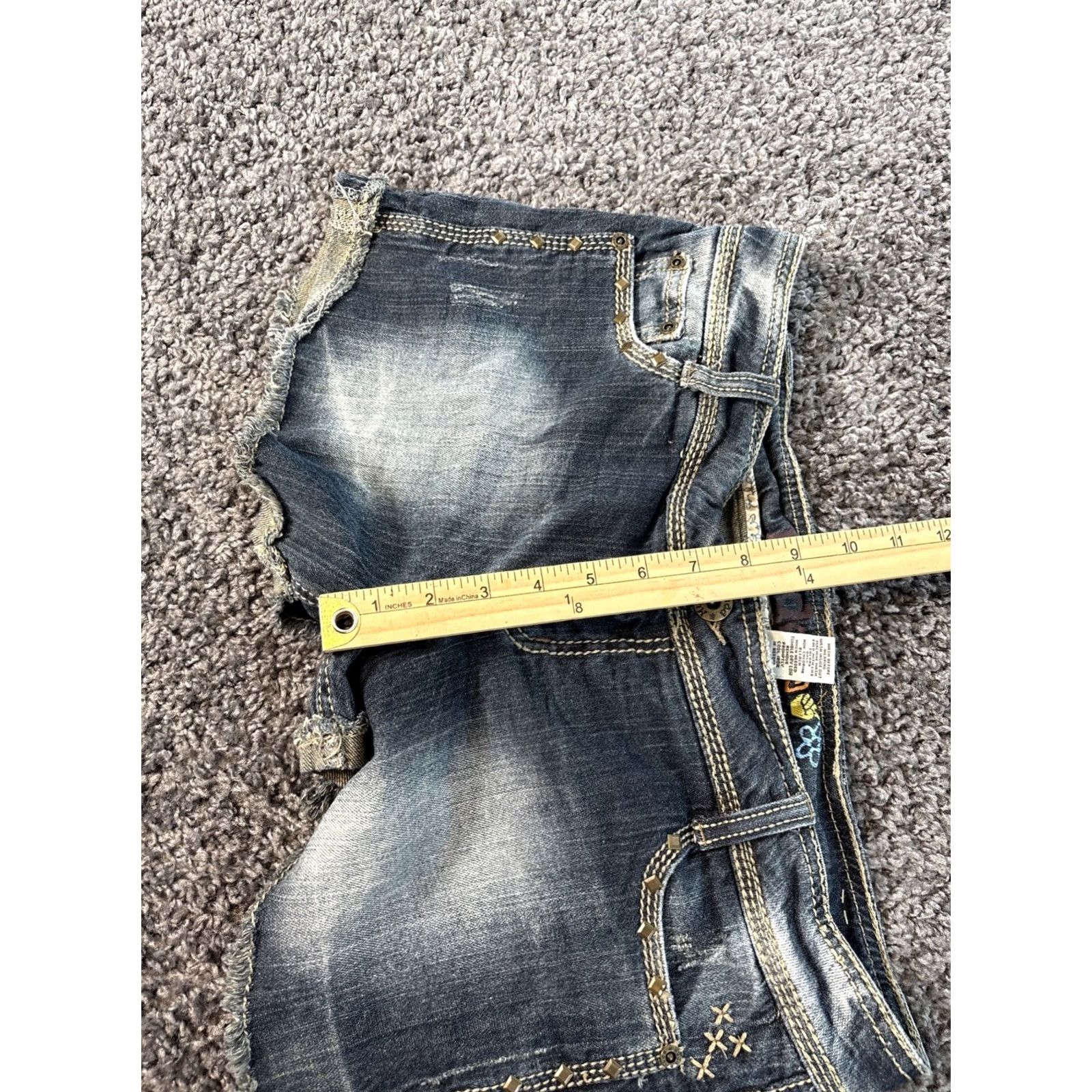 Vintage VINTAGE Mudd Shorts Womens 34 Low Rise Med Wash Distressed Studded Y2K Aztec Embroidered Denim Cut-Off Mens? Size 24" / US 00 / IT 34 - 5 Thumbnail