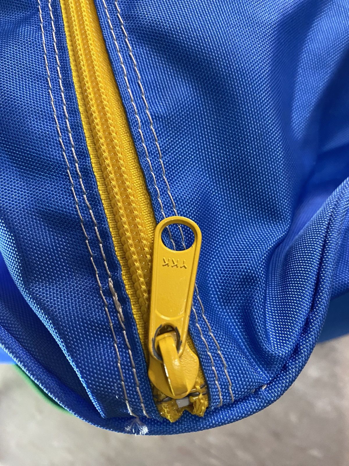 Fujifilm × Vintage Vintage 90s fujifilm france 98 worldcup gym duffle bag Size ONE SIZE - 8 Thumbnail