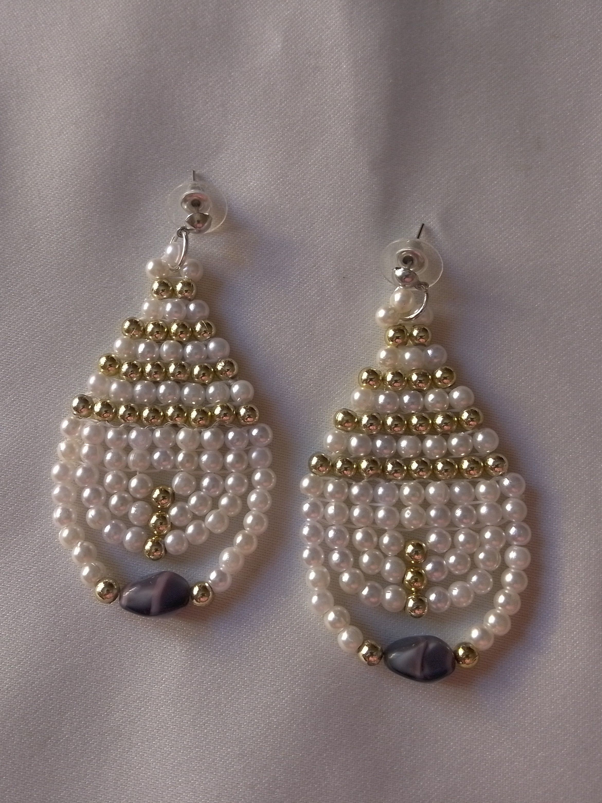 Handmade Earrings Pearls White/Gold Teardrop Tumbled Amethyst Stones Size ONE SIZE - 3 Thumbnail