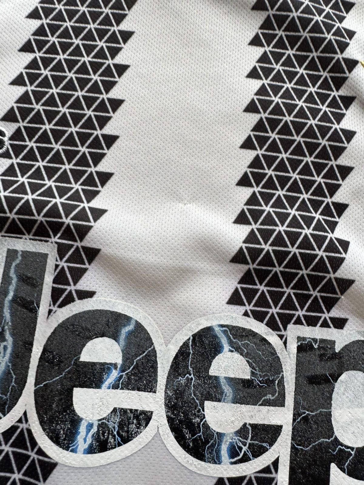 Adidas 🔥ADIDAS JUVENTUS 2022/23 HOME FOOTBALL KIT SOCCER JERSEY Size US L / EU 52-54 / 3 - 6 Thumbnail