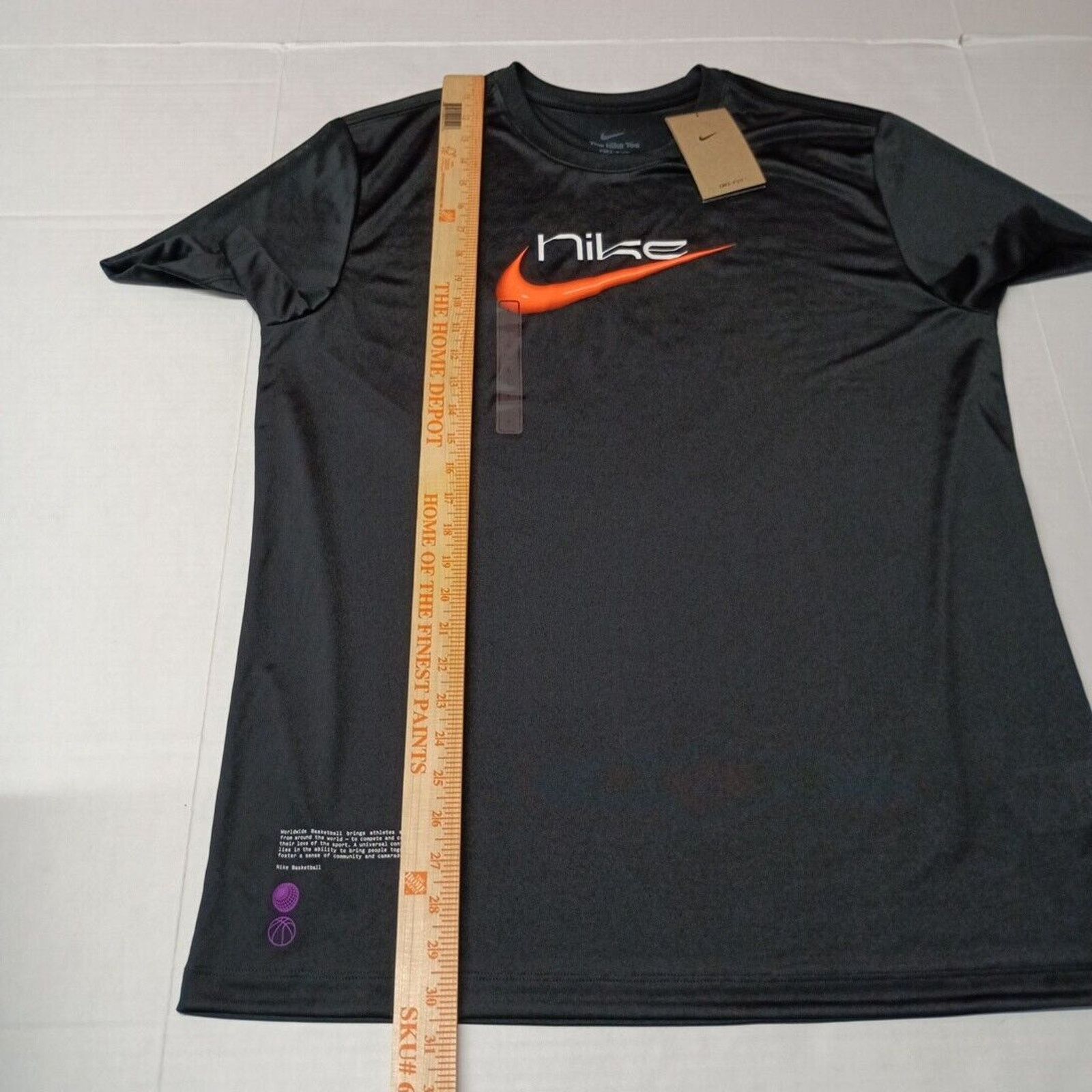 Nike Nike Basketball "Worldwide Wordsmith" T-Shirt Men's L Black Size US L / EU 52-54 / 3 - 6 Thumbnail