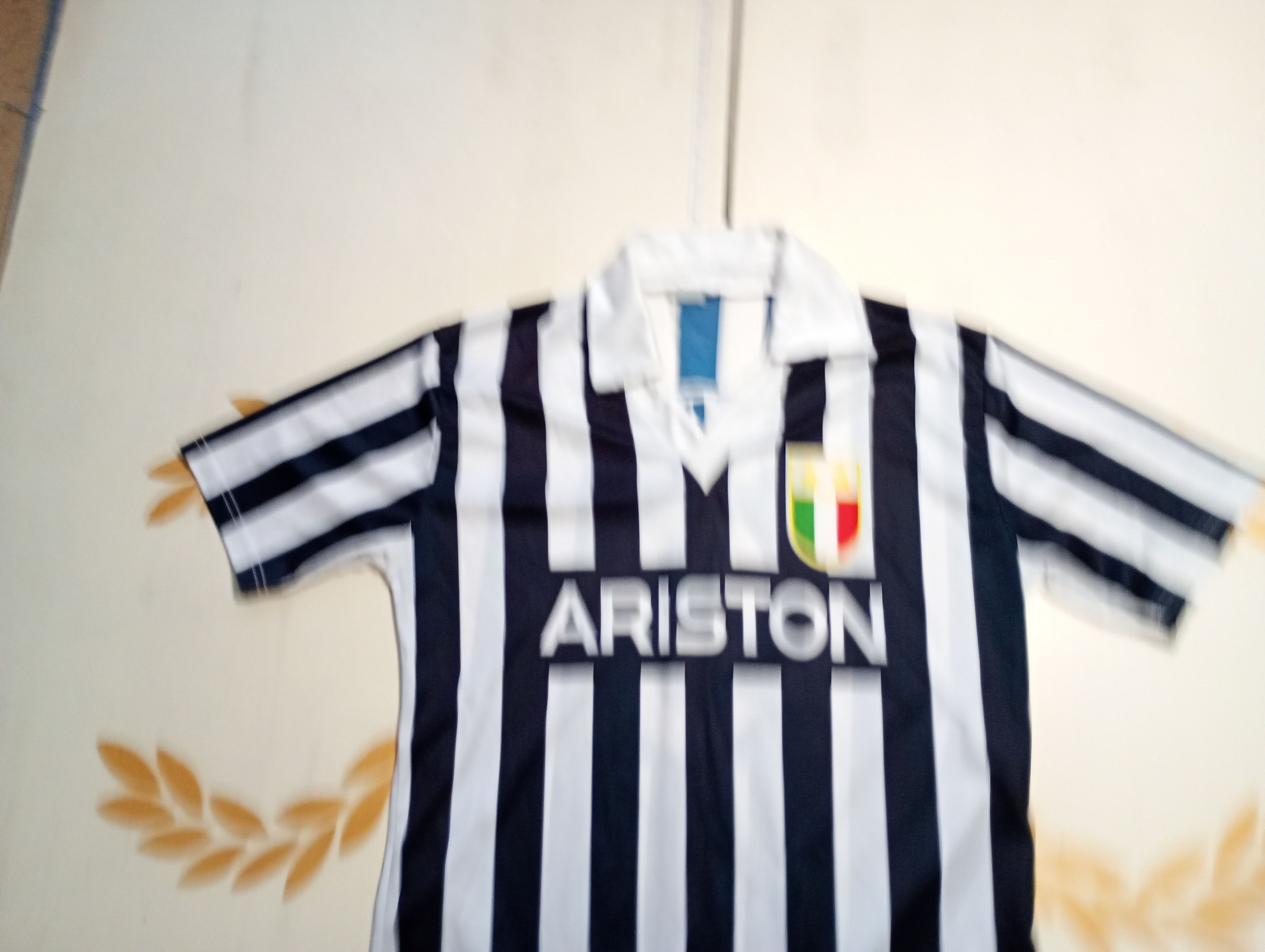 Vintage Juventus Fan Version Home Jersey 9 Ian Rash 1986-1987 Size US M / EU 48-50 / 2 - 3 Thumbnail