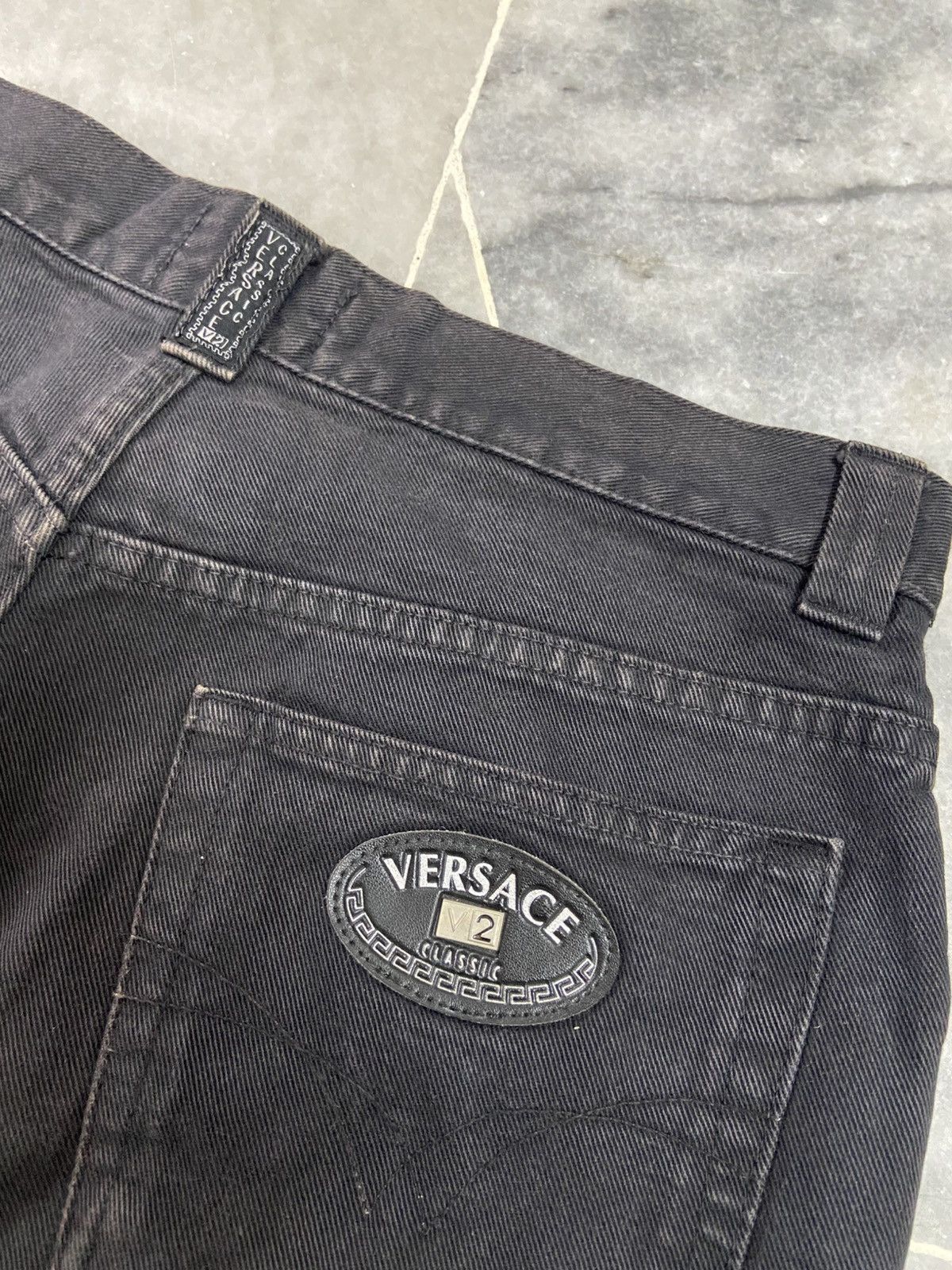 Versace Jeans Couture Vintage Versace Classic V2 Black denim jeans Size US 32 / EU 48 - 8 Thumbnail