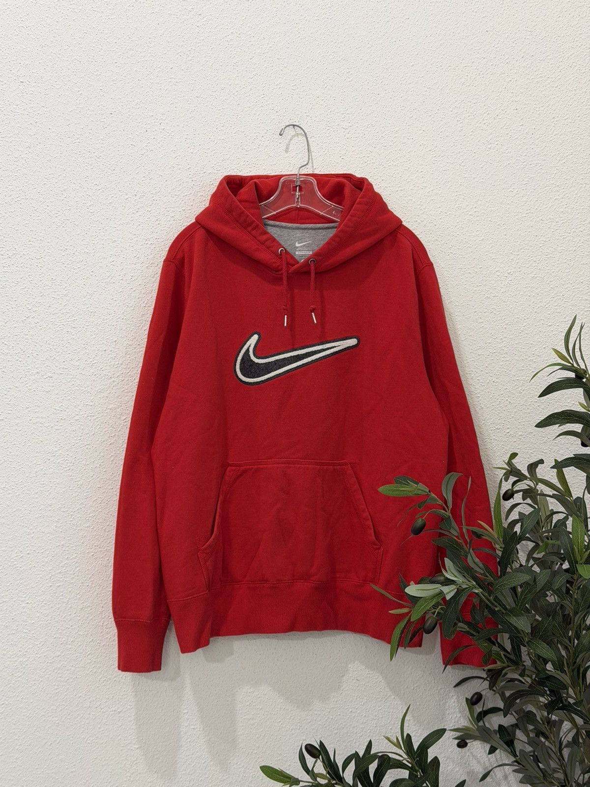 Nike Nike Check Swoosh Embroidered Logo Red Hoodie Size Large Size US L / EU 52-54 / 3 - 1 Thumbnail