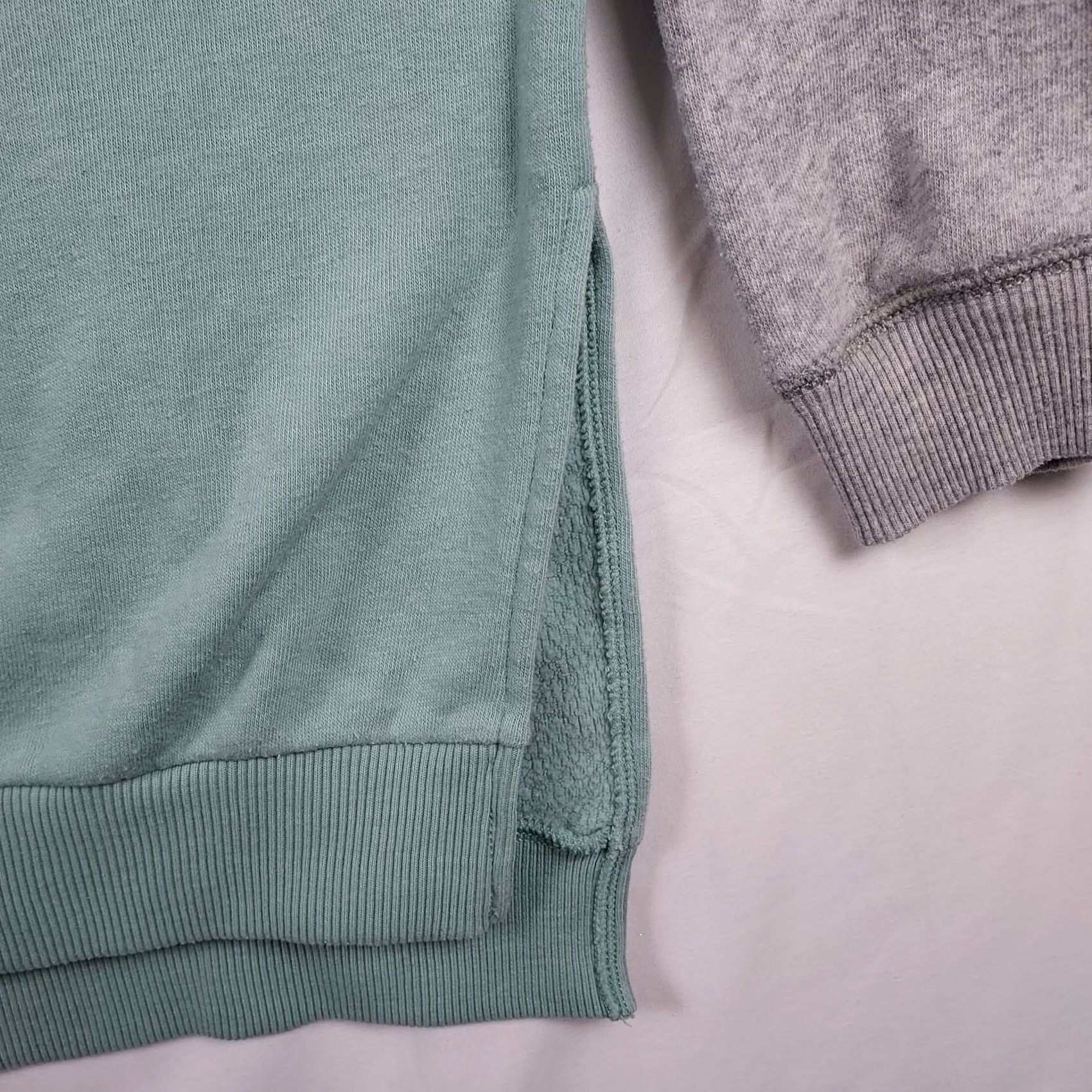 American Eagle Outfitters American Eagle Sweatshirt Women’s S Sage Green Gray Contrast Pullover Long Sleev Size S / US 4 / IT 40 - 4 Thumbnail