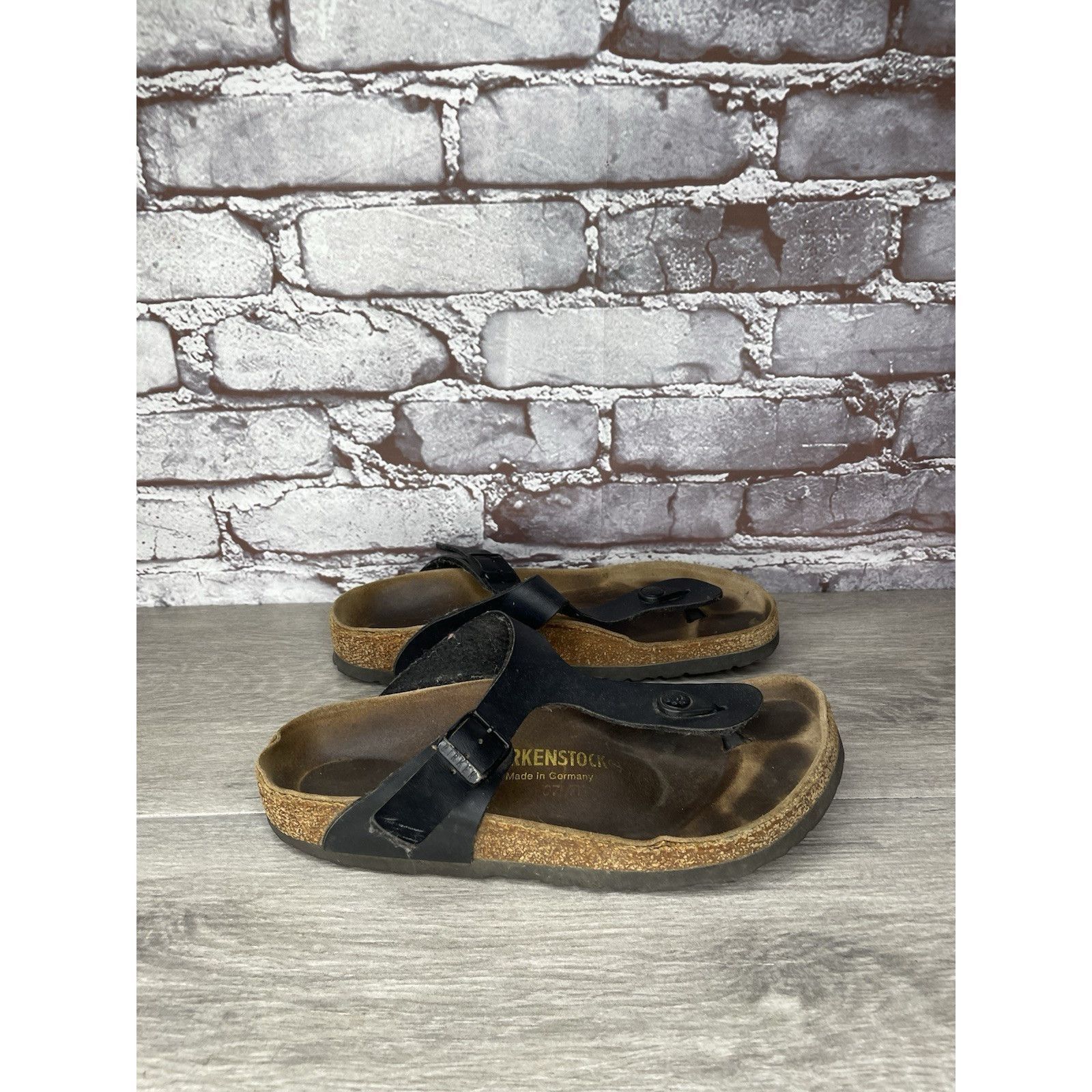Birkenstock Birkenstock Gizeh Black Leather Thong Cork Strap Sandals Wom Size US 6 / IT 36 - 11 Thumbnail