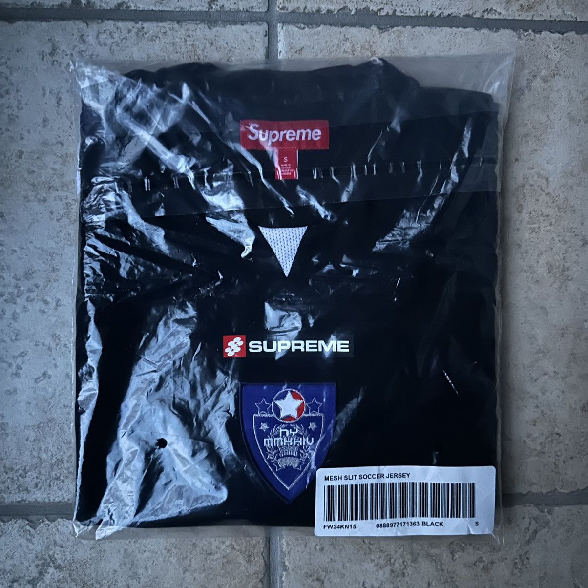Supreme Crest Soccer Jersey Black size s