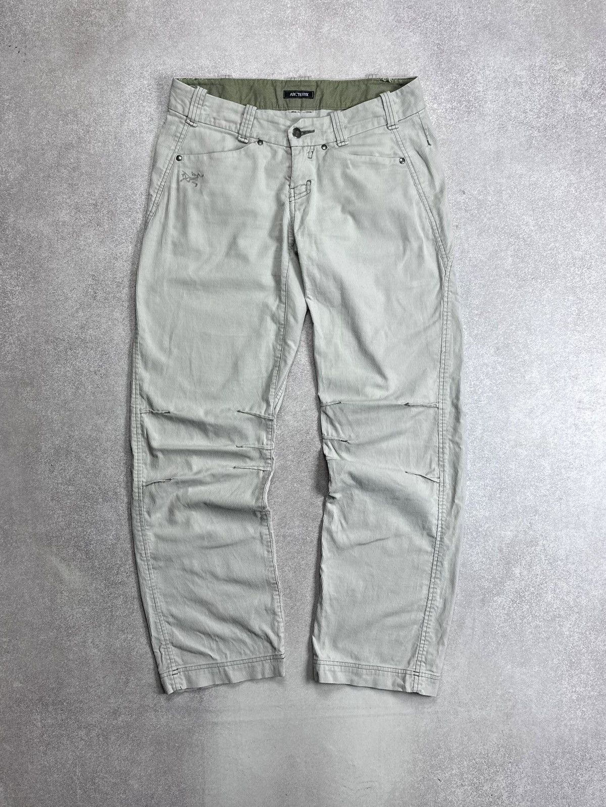 Arc'teryx Arc'teryx Womans Relaxed Fit Cargo Trousers Pants 6 Size 28" / US 6 / IT 42 - 1 Thumbnail