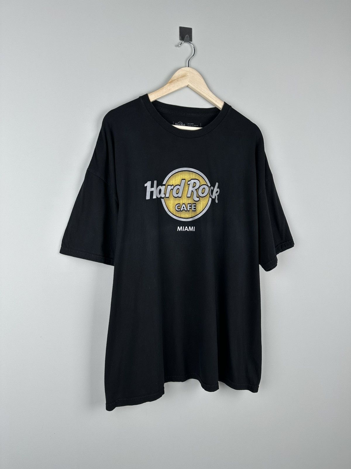 Band Tees × Hard Rock Cafe × Vintage Vintage Y2k Hard Rock Cafe Tee Logo Maimi Size US XXL / EU 58 / 5 - 1 Thumbnail