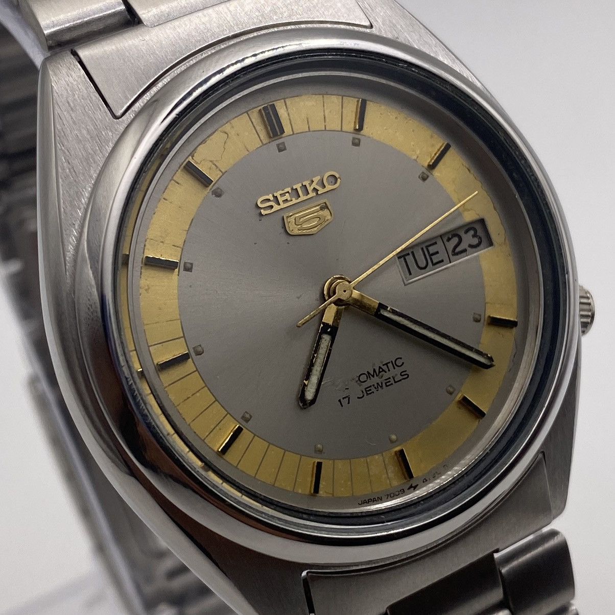 Seiko Vintage Seiko 5 Automatic 7009 Gray Dial Men’s Wristwatch Size 36 - 3 Thumbnail