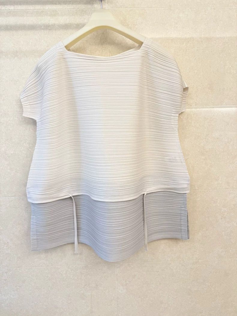 Issey Miyake size:3 White drawstring top
