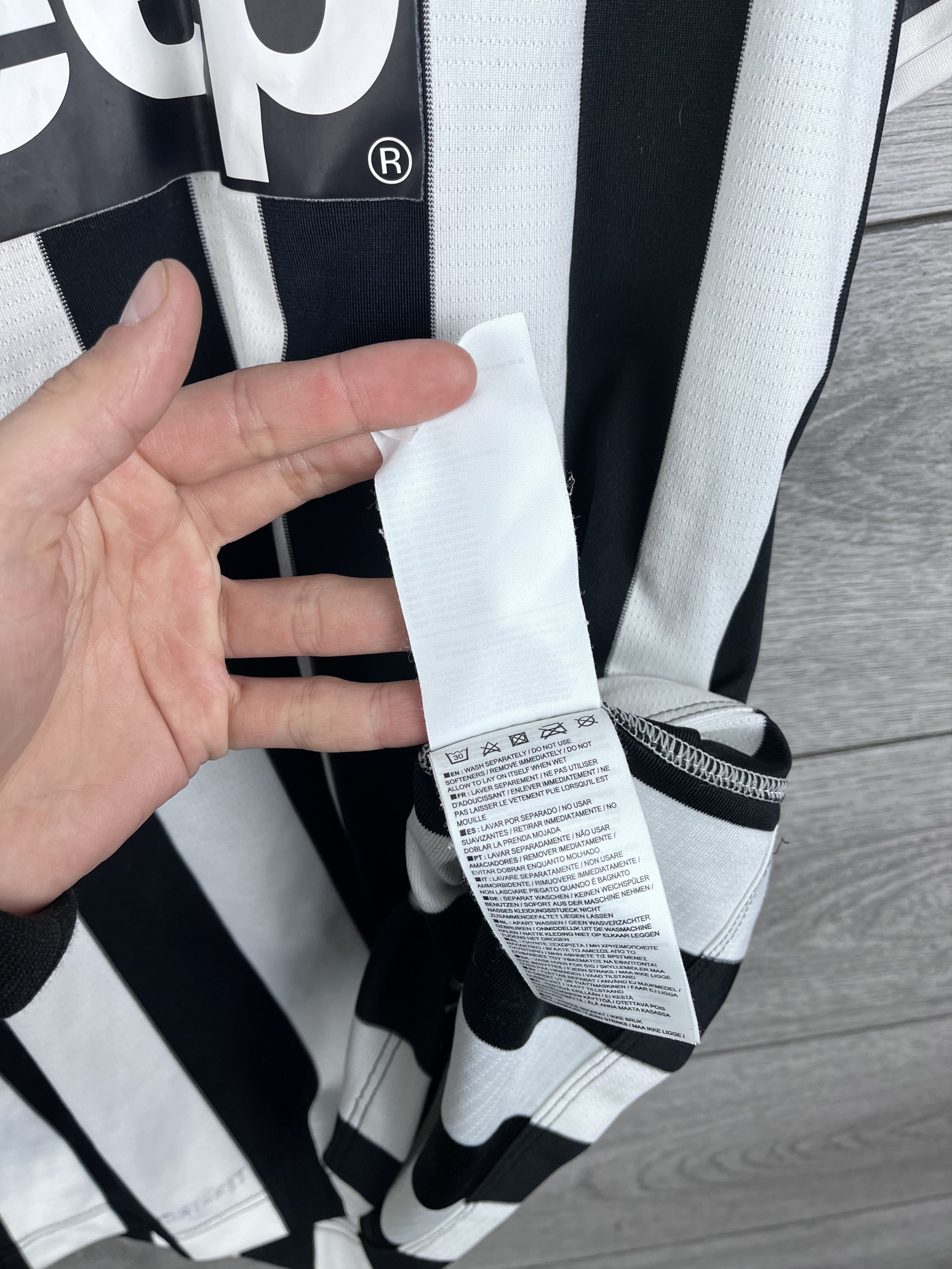 Nike Vintage men jersey Nike Fc Juventus size M Mirko Vucinic #10 Size US M / EU 48-50 / 2 - 11 Thumbnail