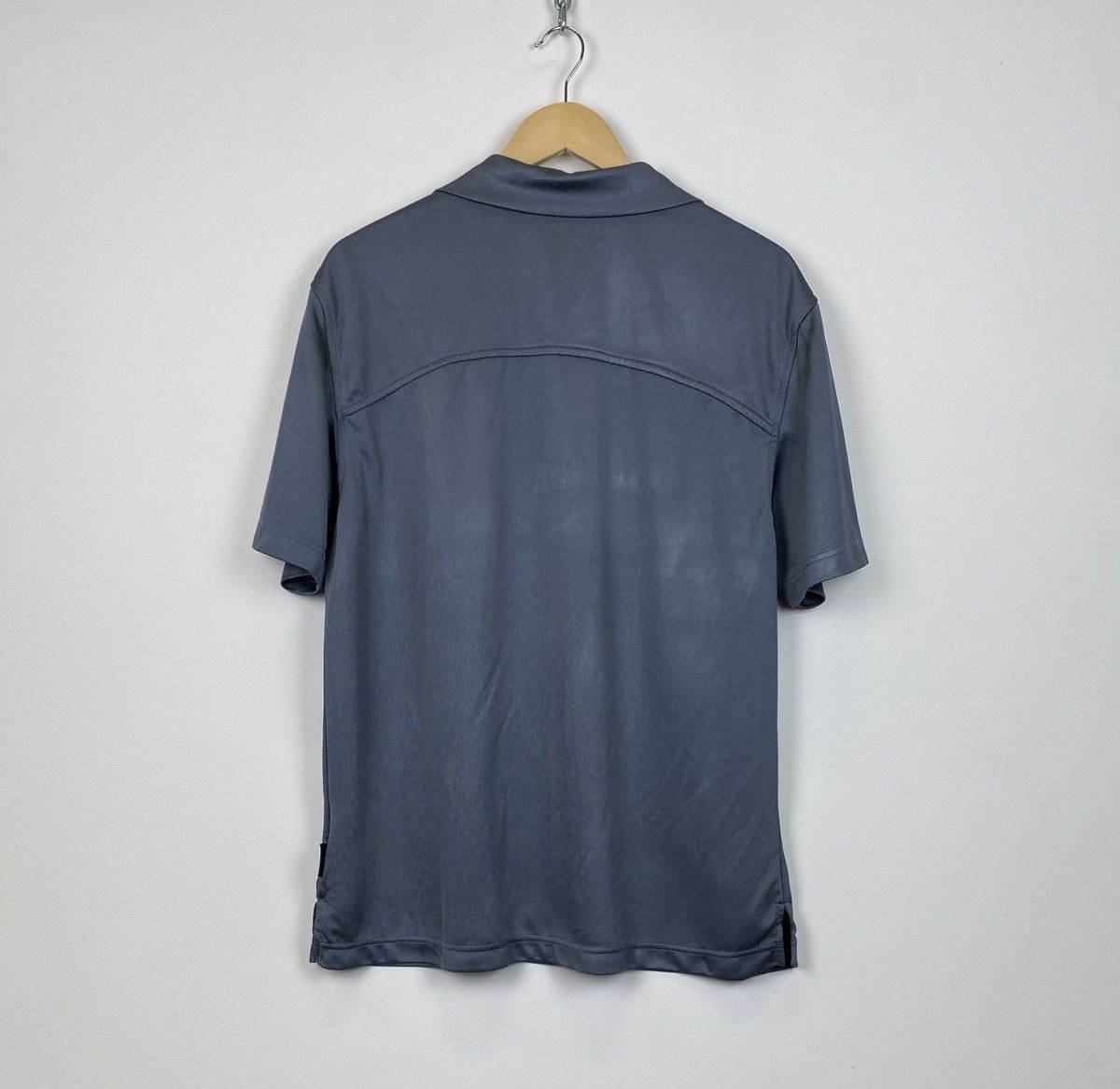 Vintage Vintage Nike ACG Alpha Project Shirt Buttons Size L Top Grey Size US L / EU 52-54 / 3 - 9 Thumbnail