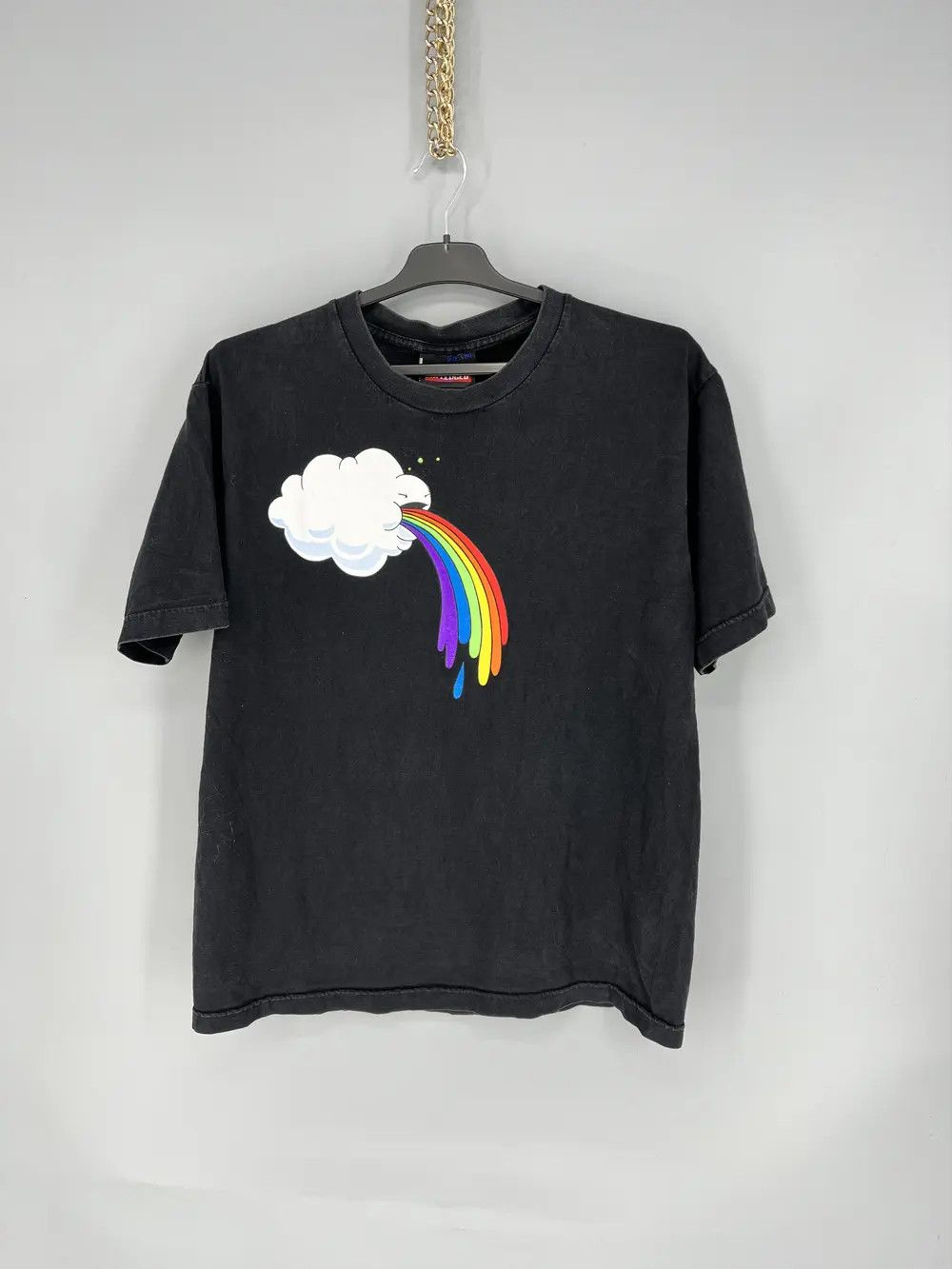 Vintage Unfledged Cloud Puke Rainbow Funny/Graphic T-Shirt 00s Size US L / EU 52-54 / 3 - 1 Thumbnail